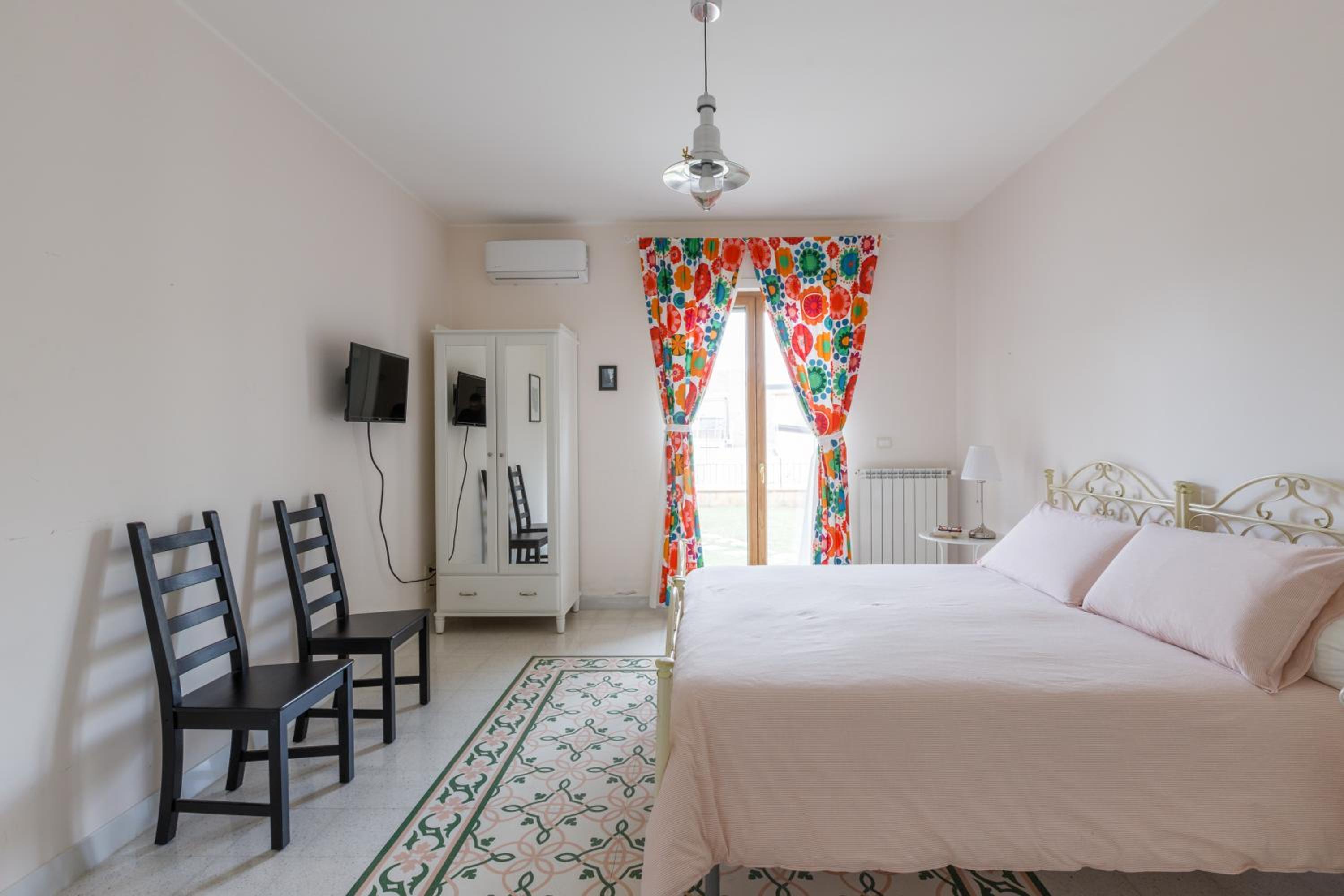Quadruple Room with Private External Bathroom photo 1