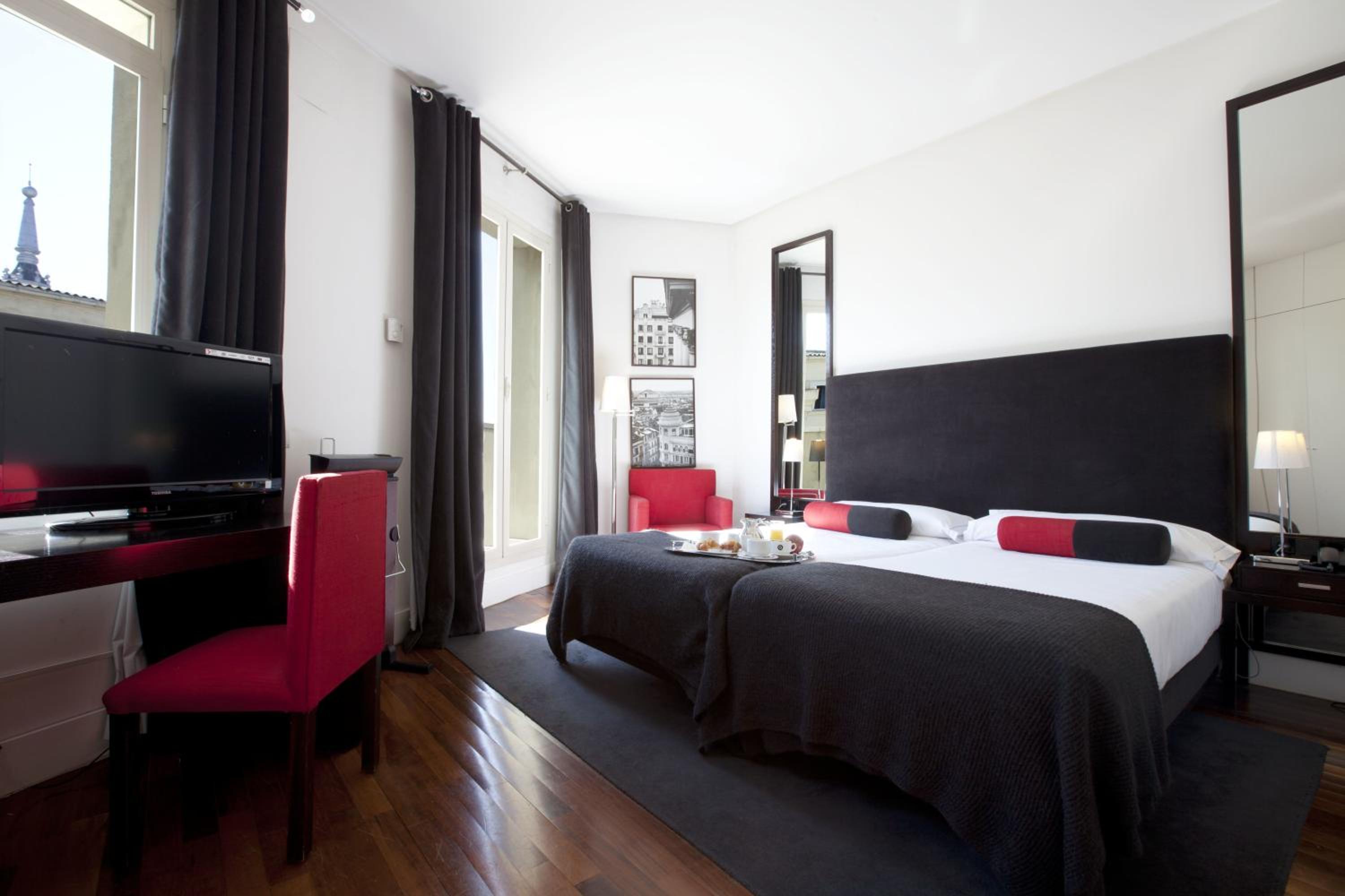 Double or Twin Room - Photo 3
