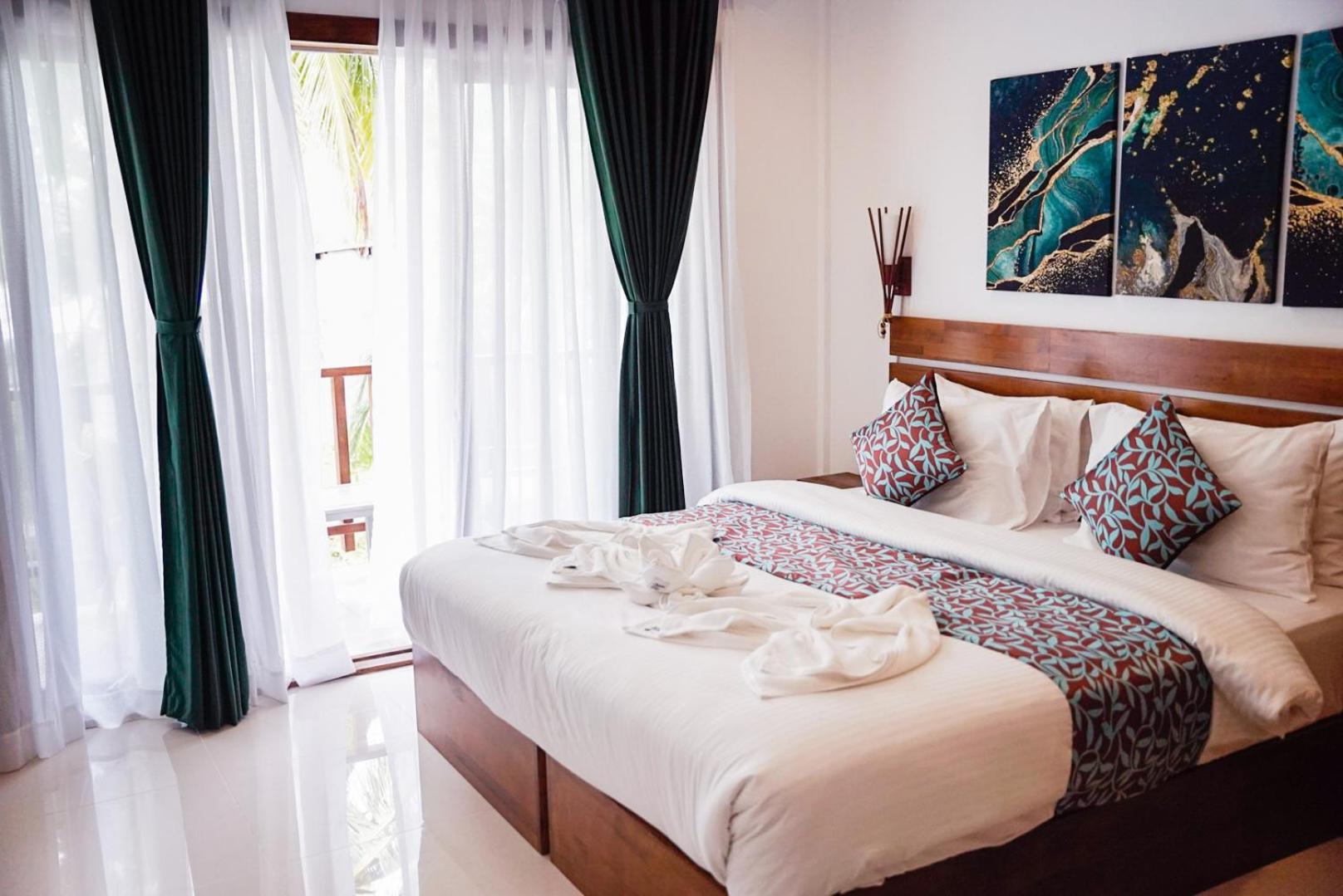 Deluxe Double or Twin Room with Balcony photo 2