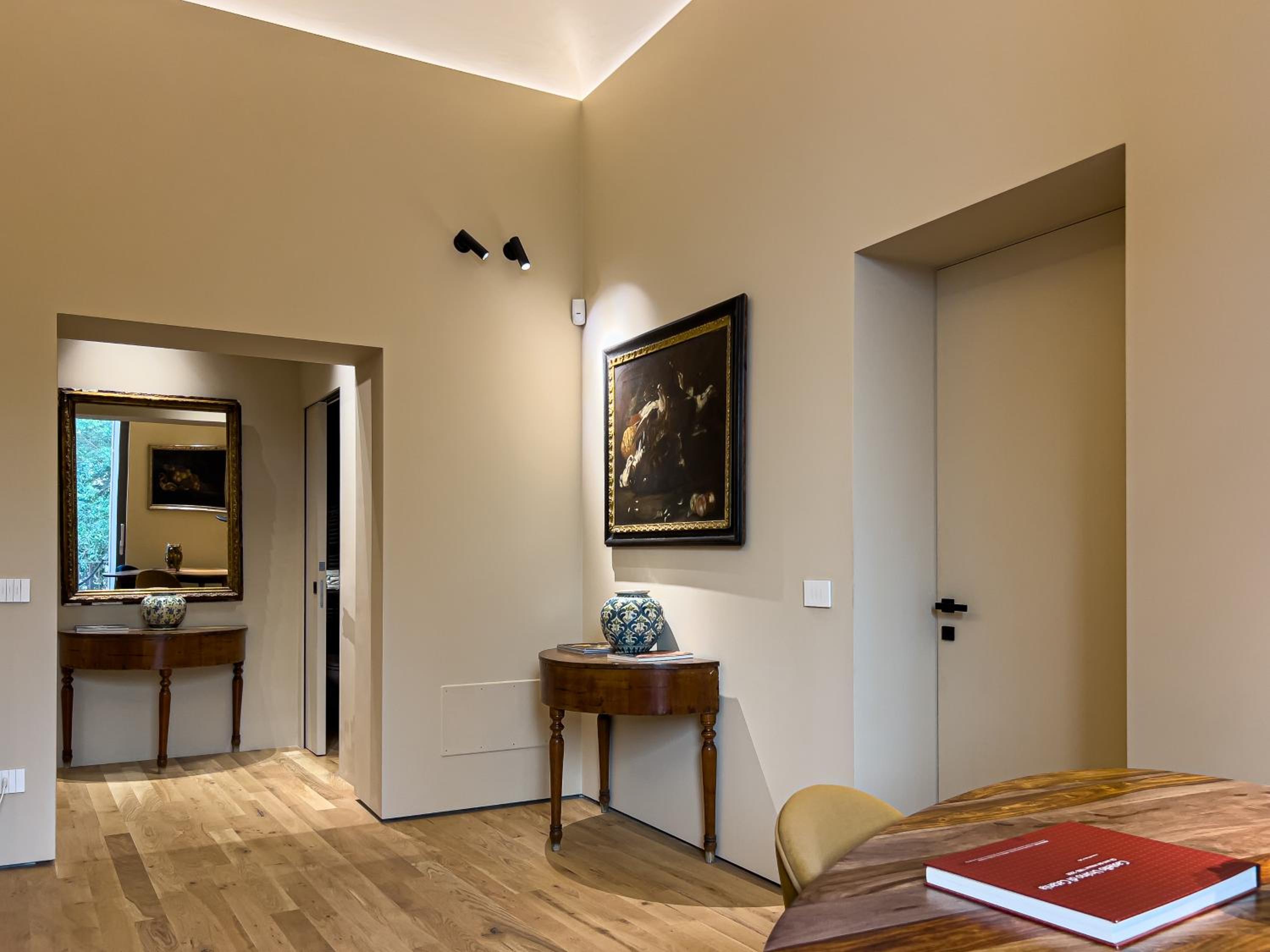 Superior King Room - Photo 11