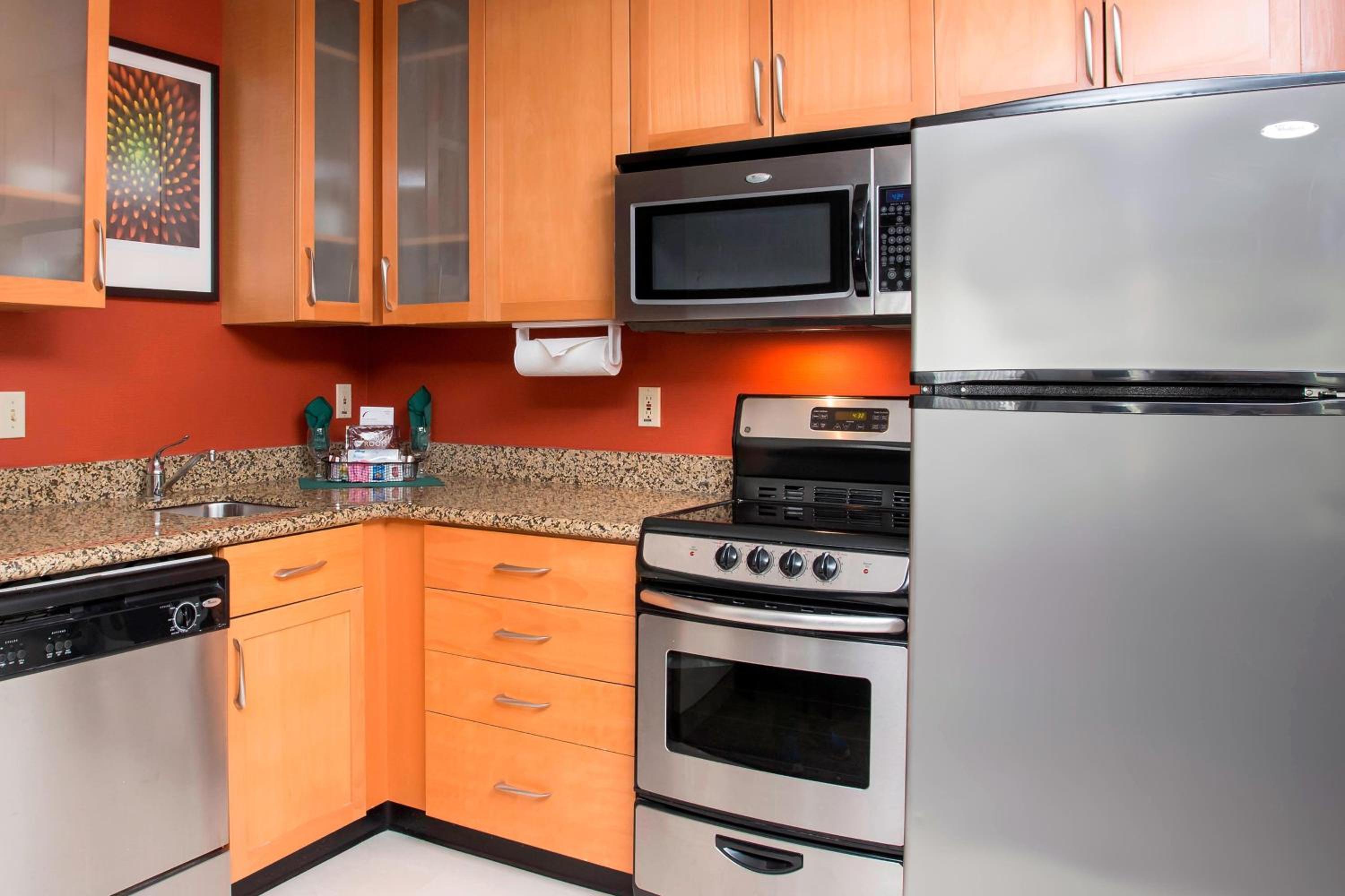 One-Bedroom King Suite - Photo 4