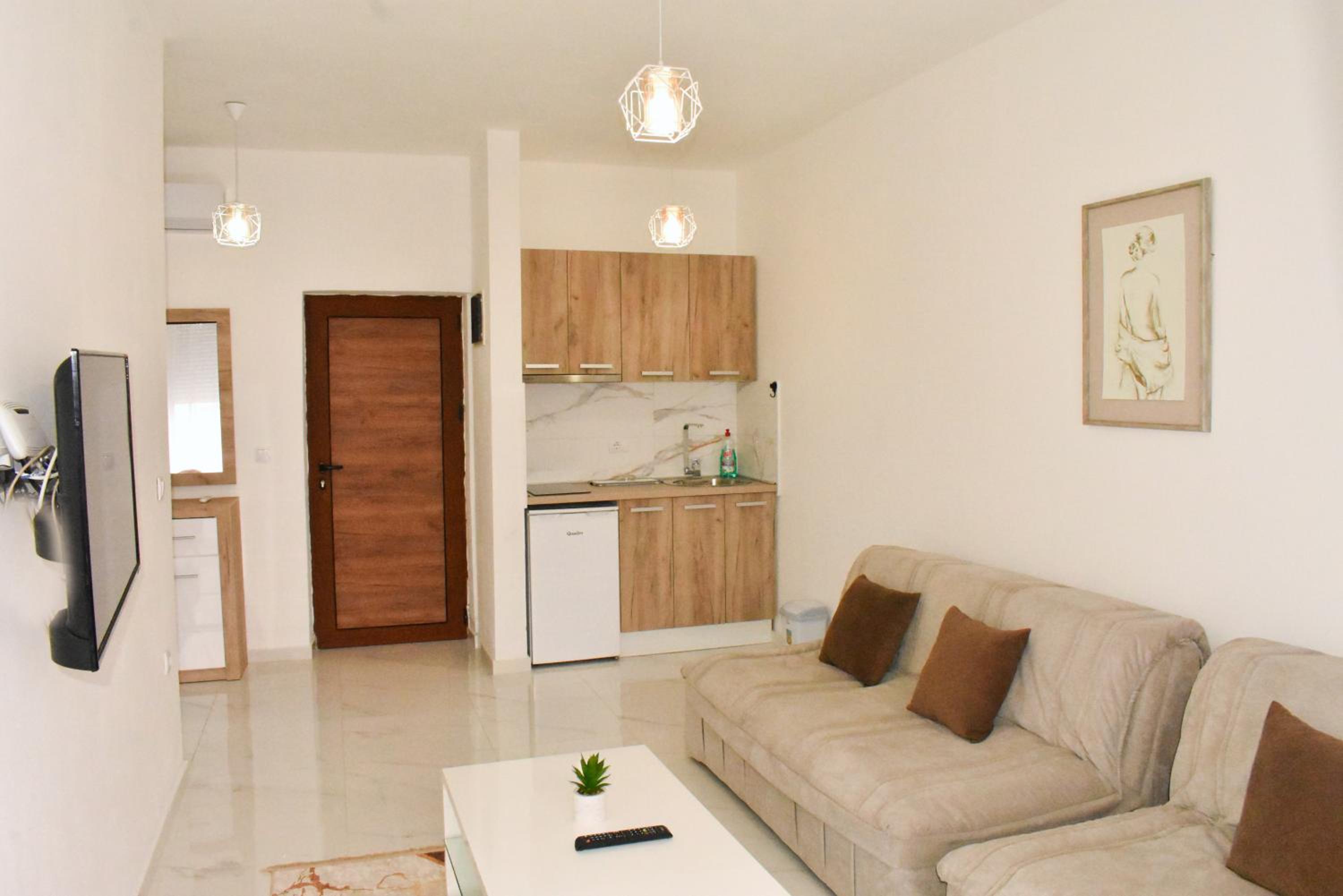 One-Bedroom Apartment photo 2