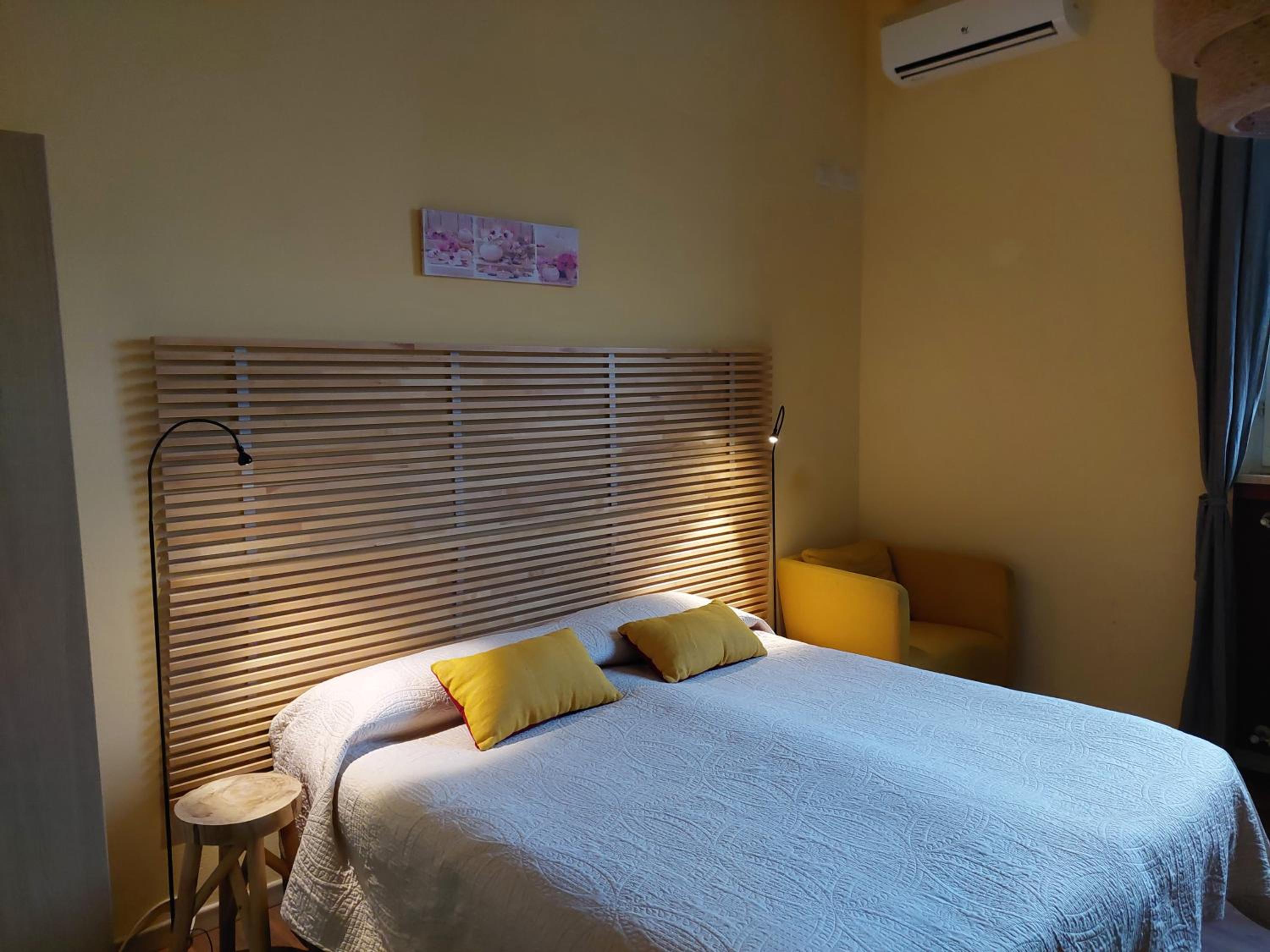 Large Double or Twin Room photo 1