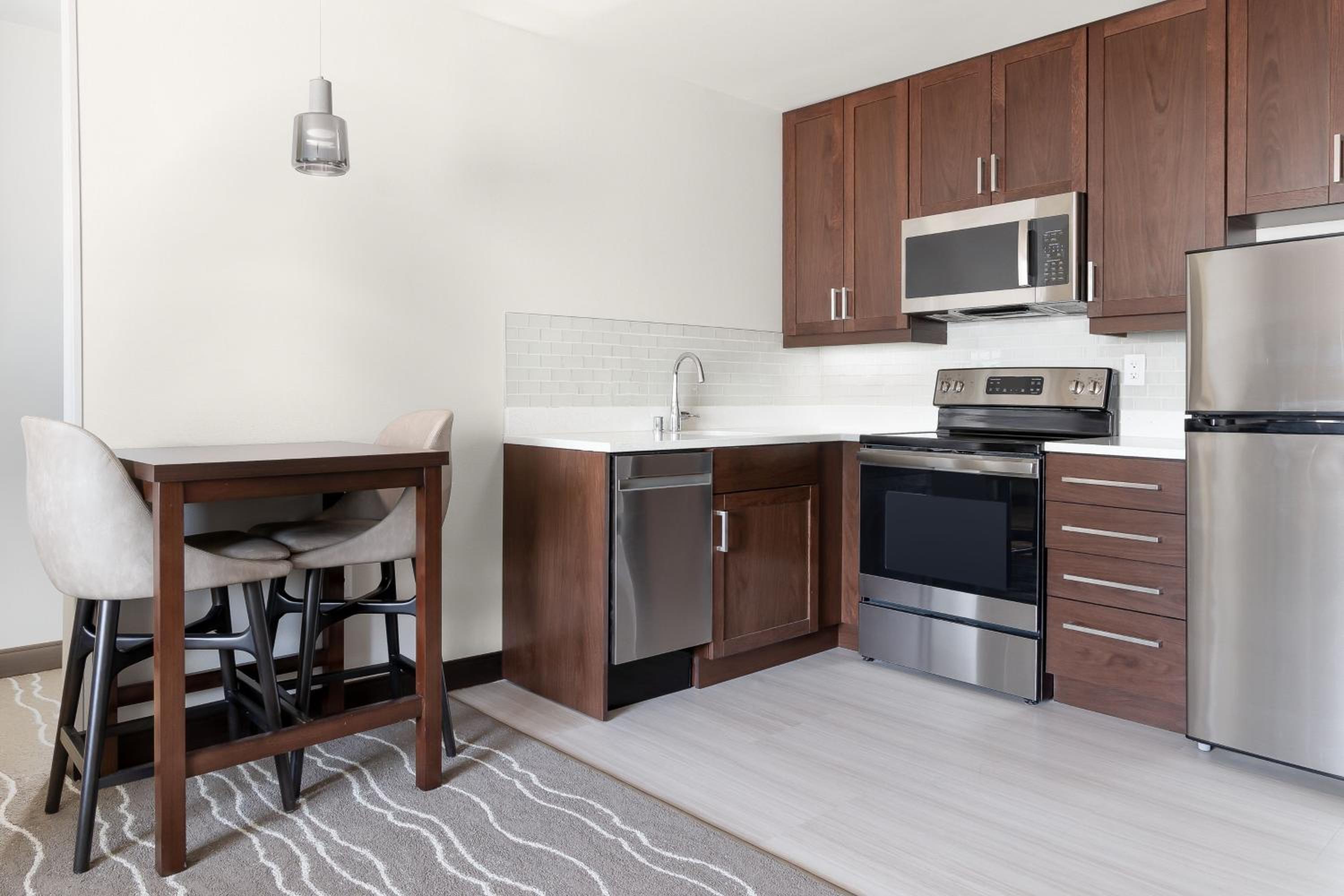 One-Bedroom King Suite with Sofa Bed  - Photo 4
