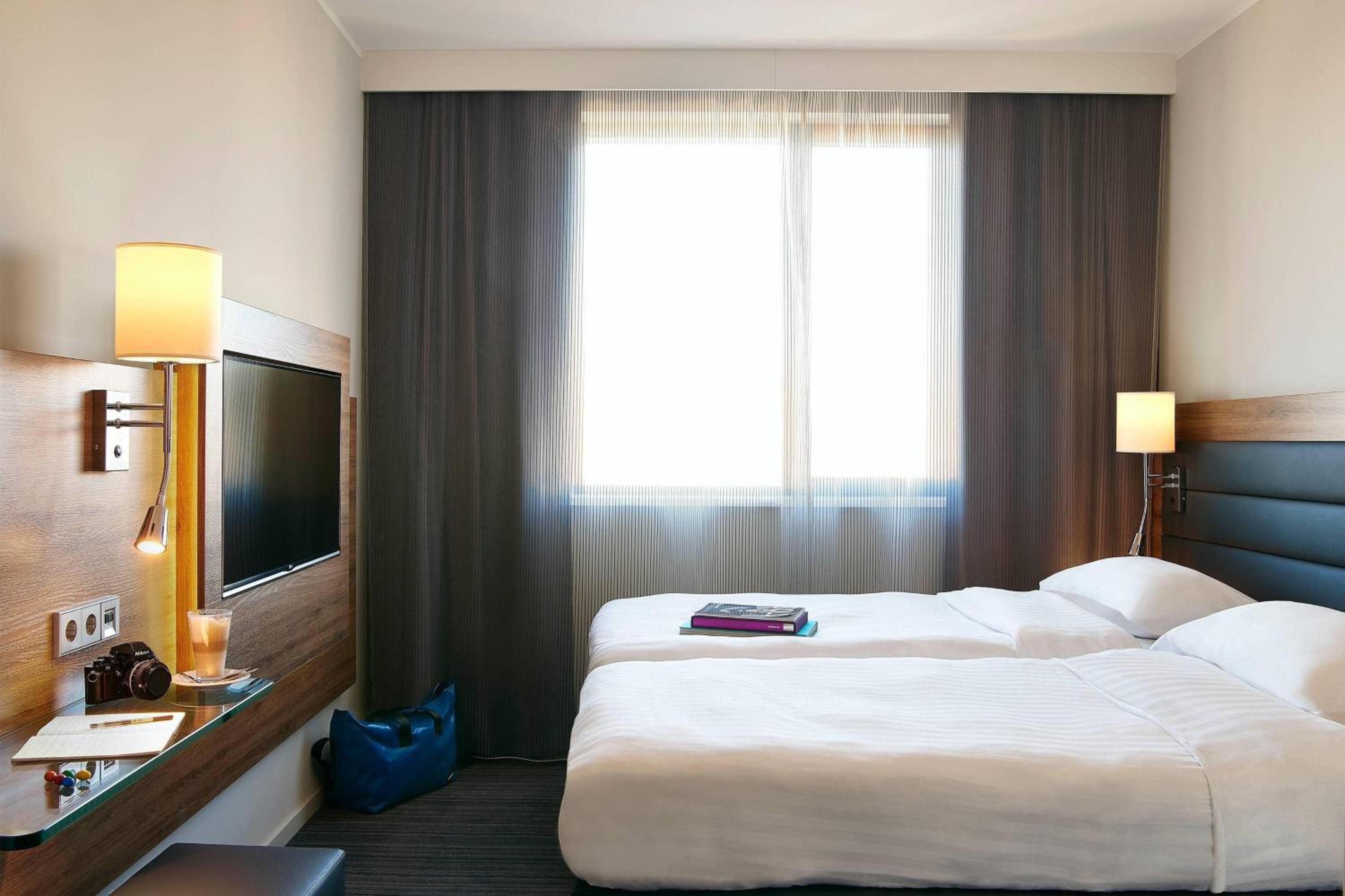 Moxy Twin Sleeper, Guest room, 2 Twin/Single Bed(s) photo 1