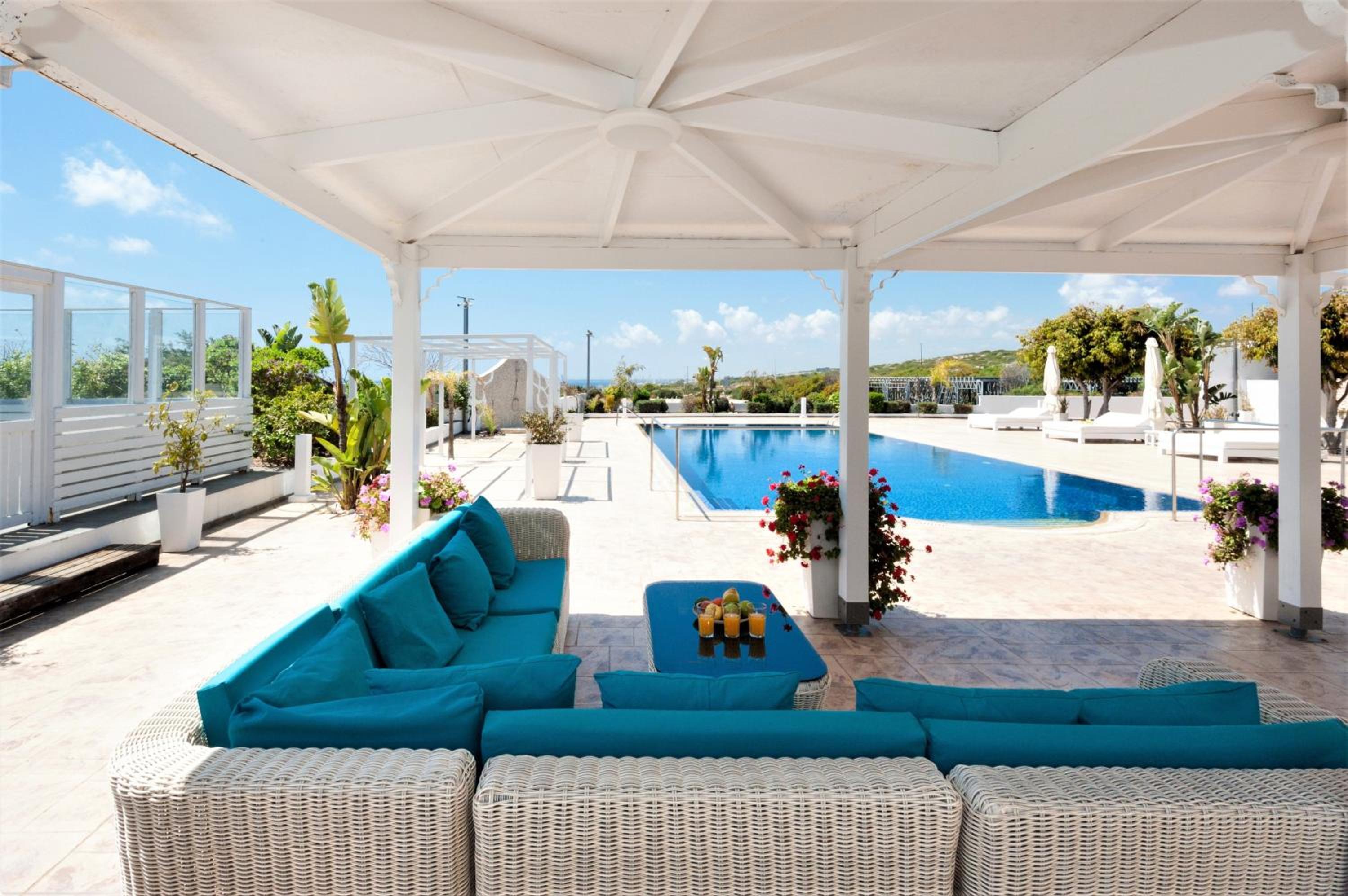 Villa photo 2