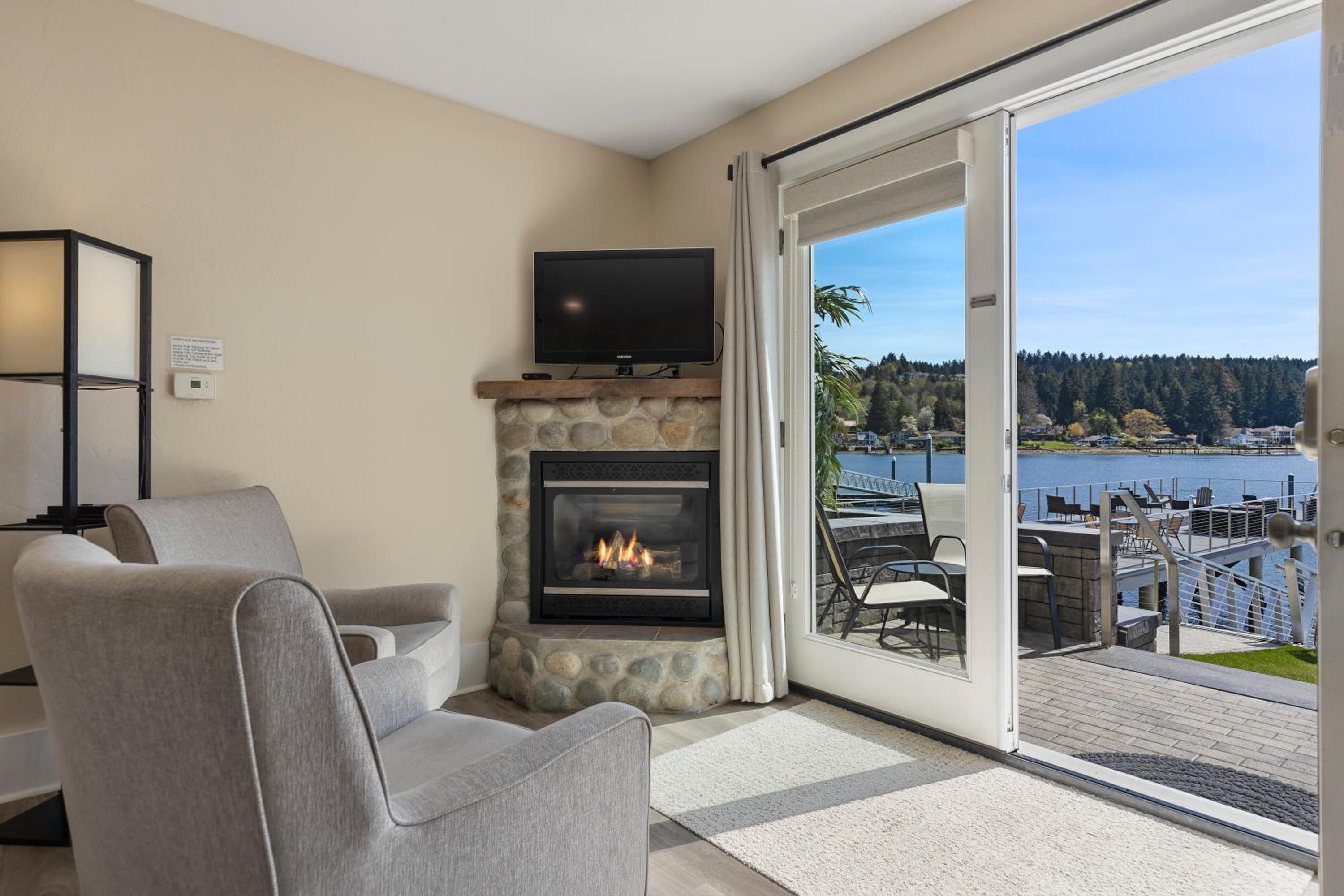 Superior King Room with Sea View - Photo 2