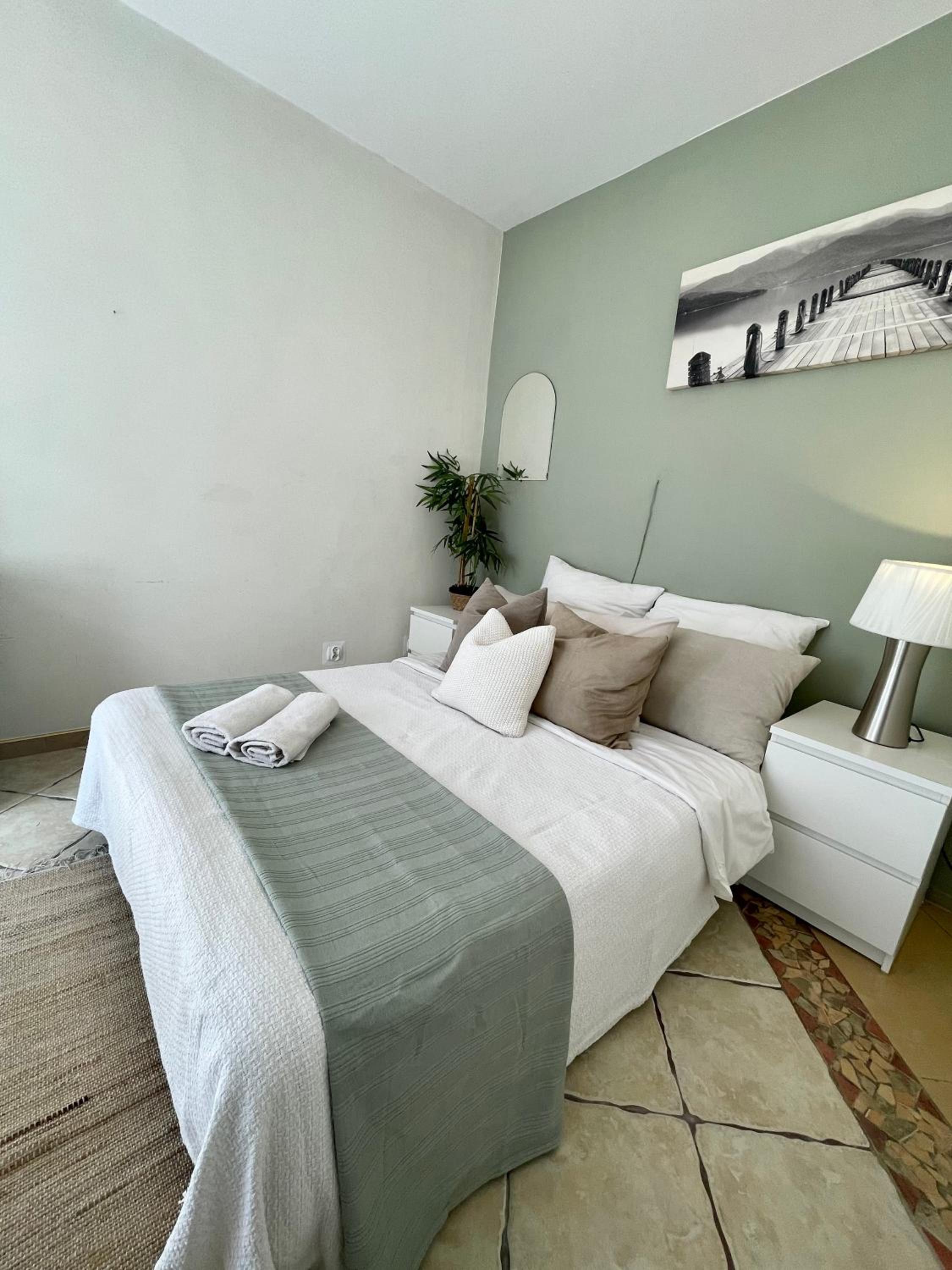 Deluxe Double Room with Bath photo 1