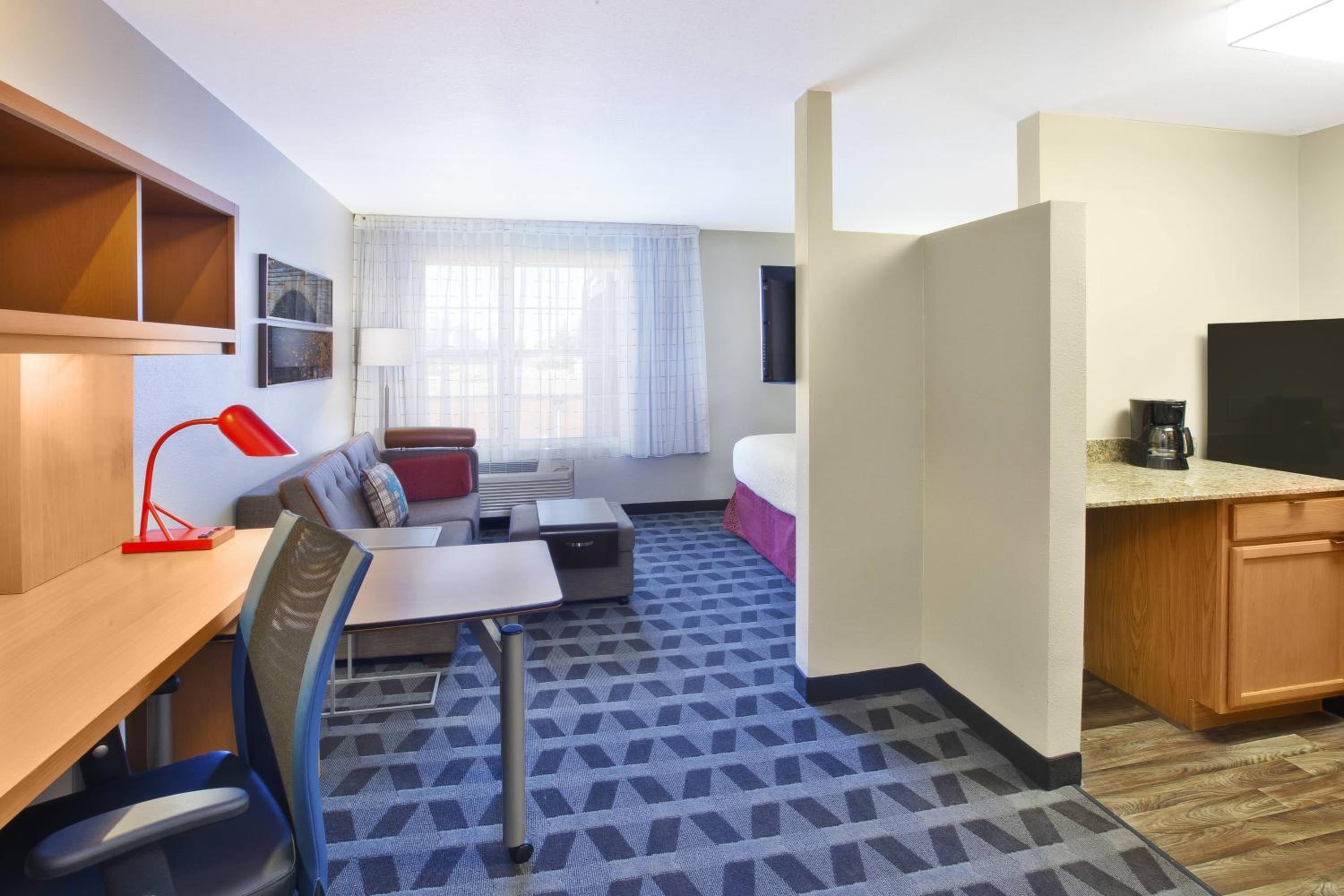1 Queen Bed - Photo 4