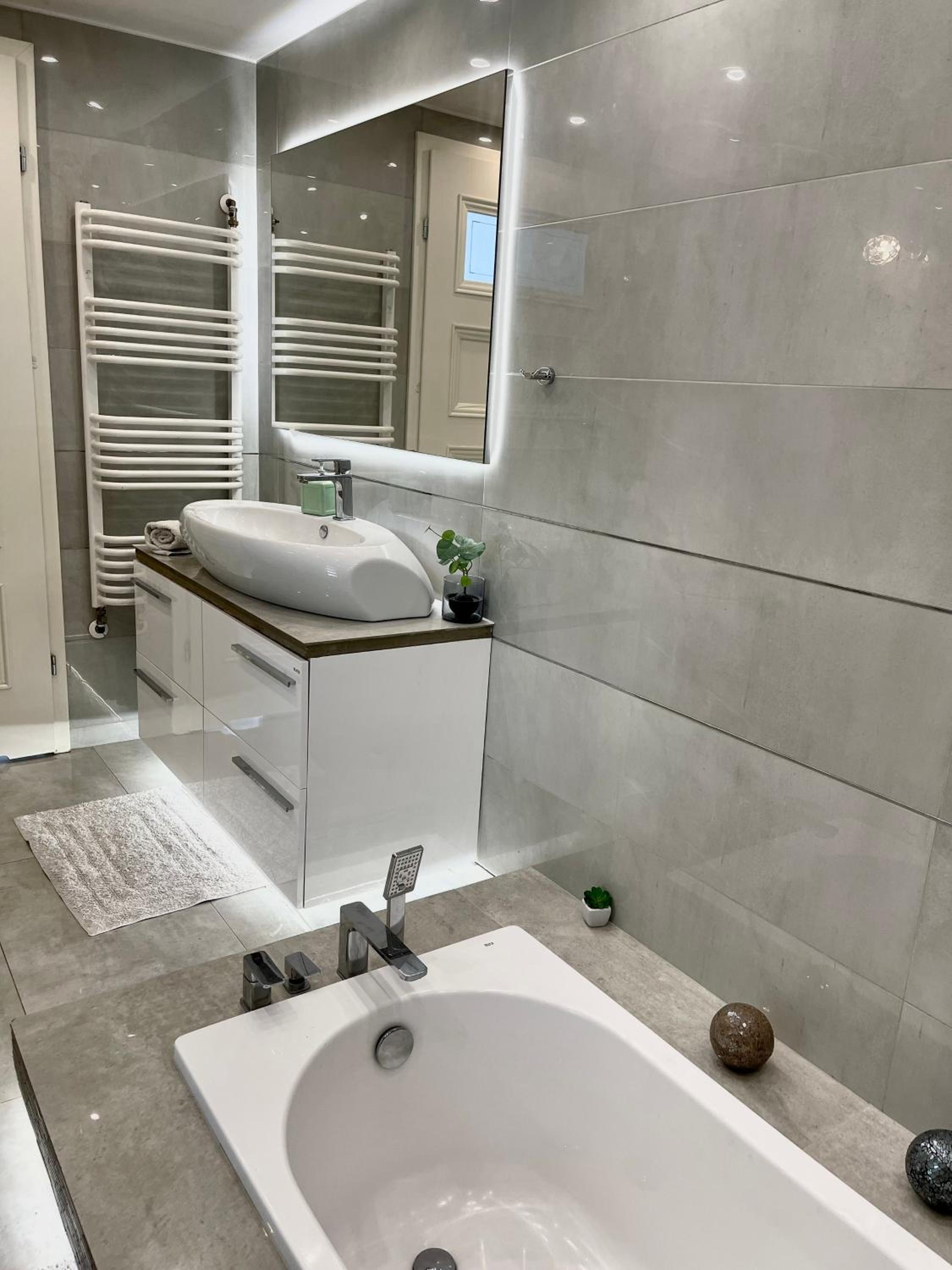 Deluxe Double Room with Bath photo 3
