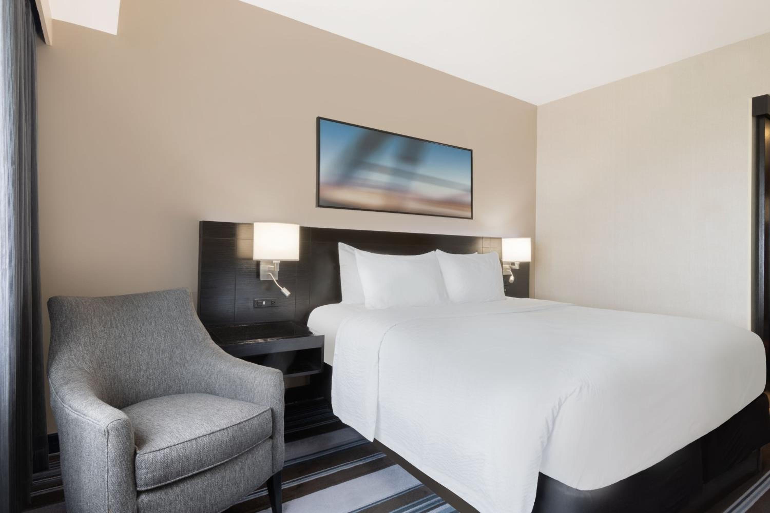 Executive King Room - Photo 7
