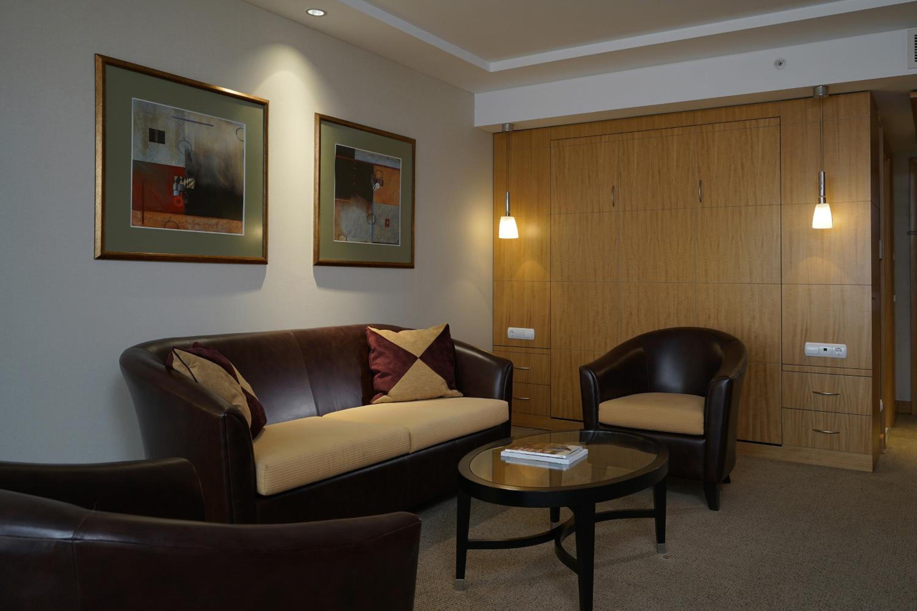 Deluxe Studio Room