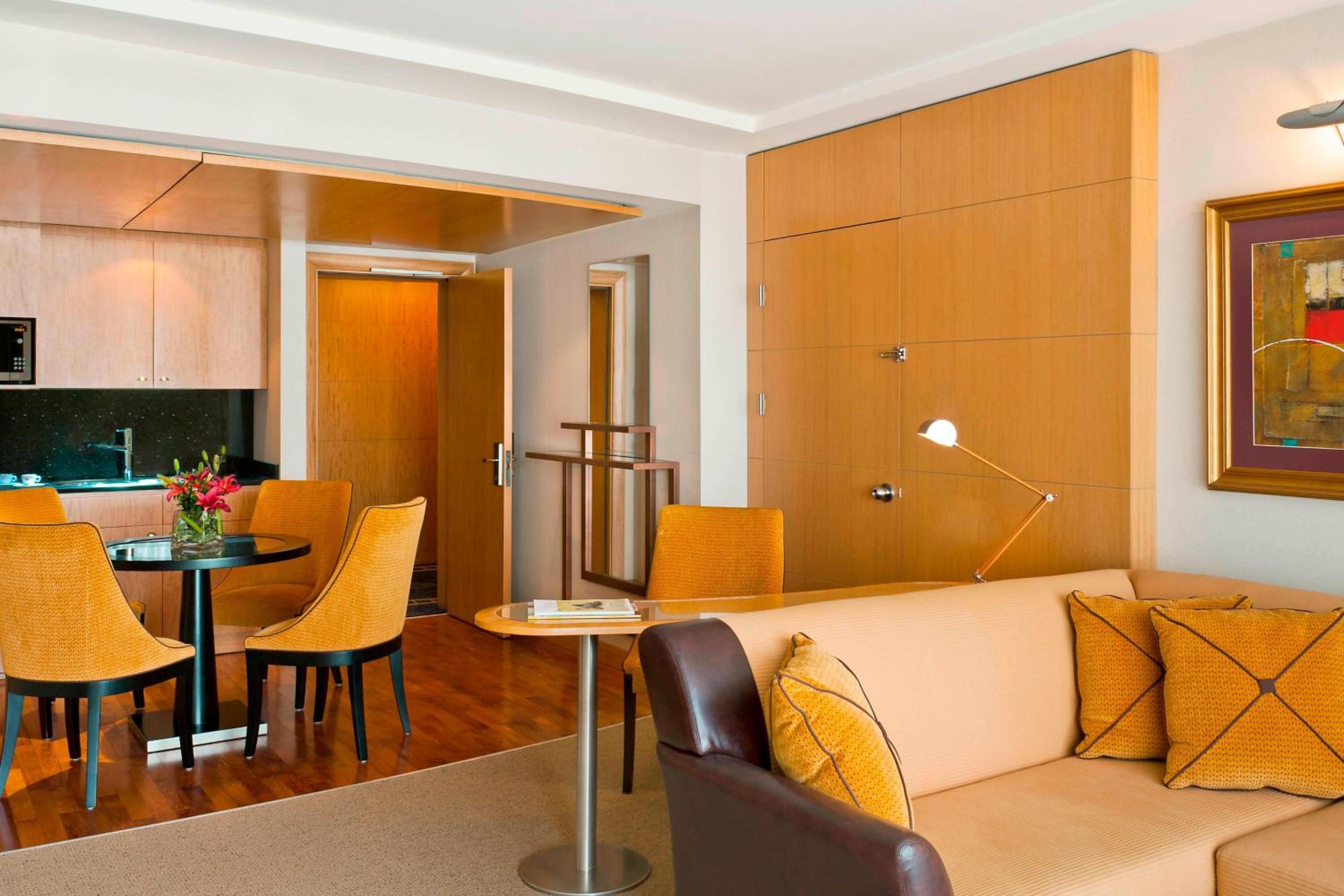 Deluxe Executive Suite
