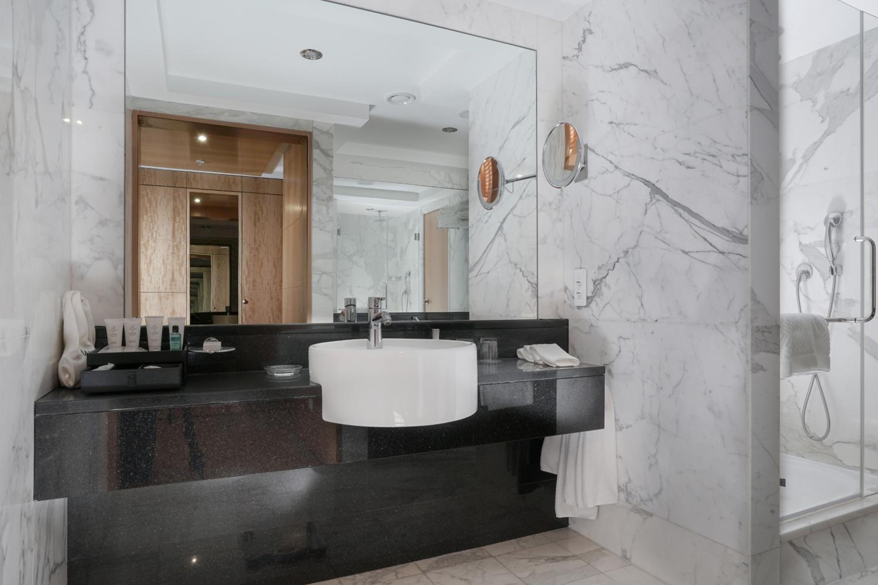 One Bedroom Apart Suite