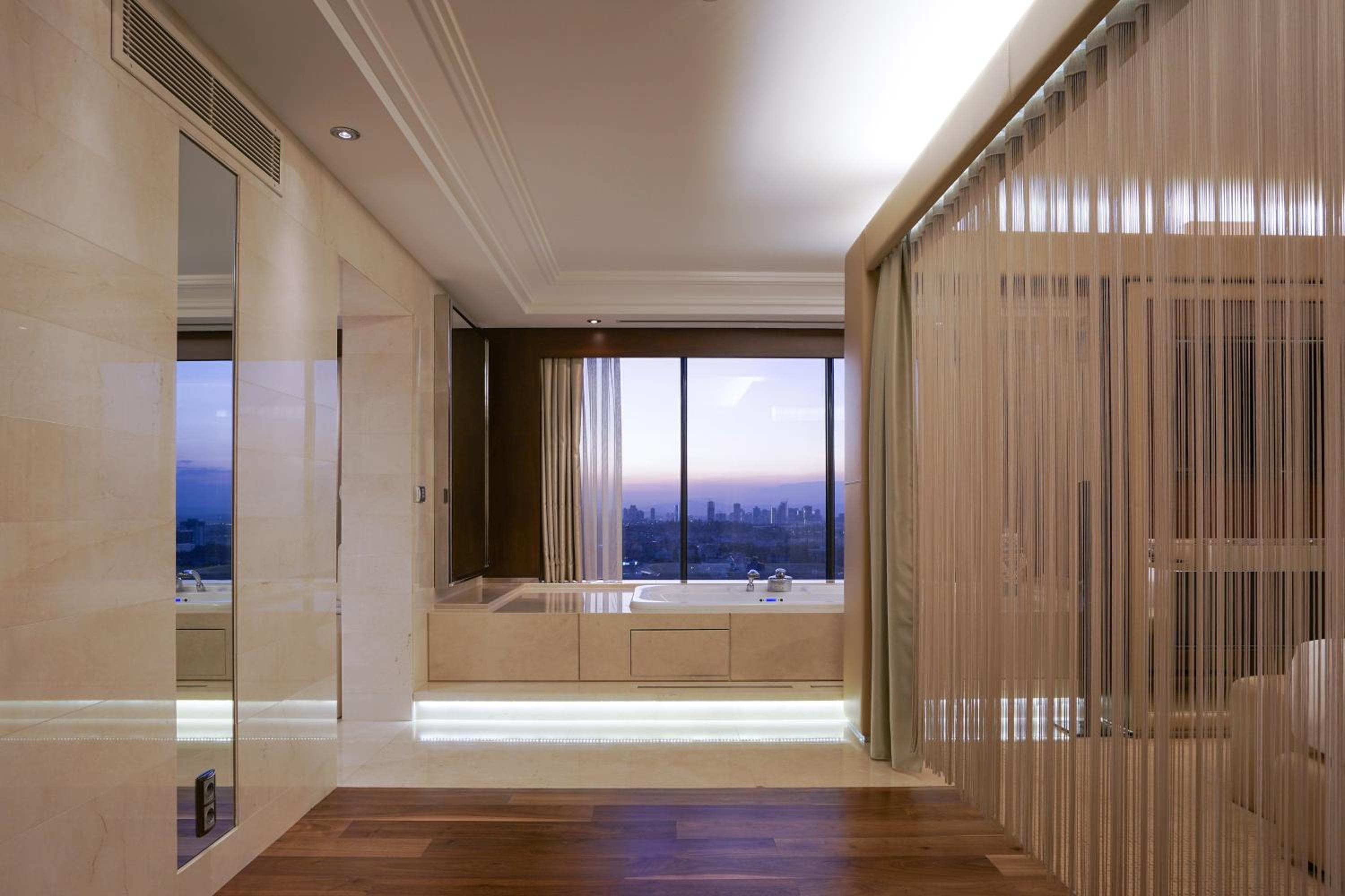 Lugal Suite