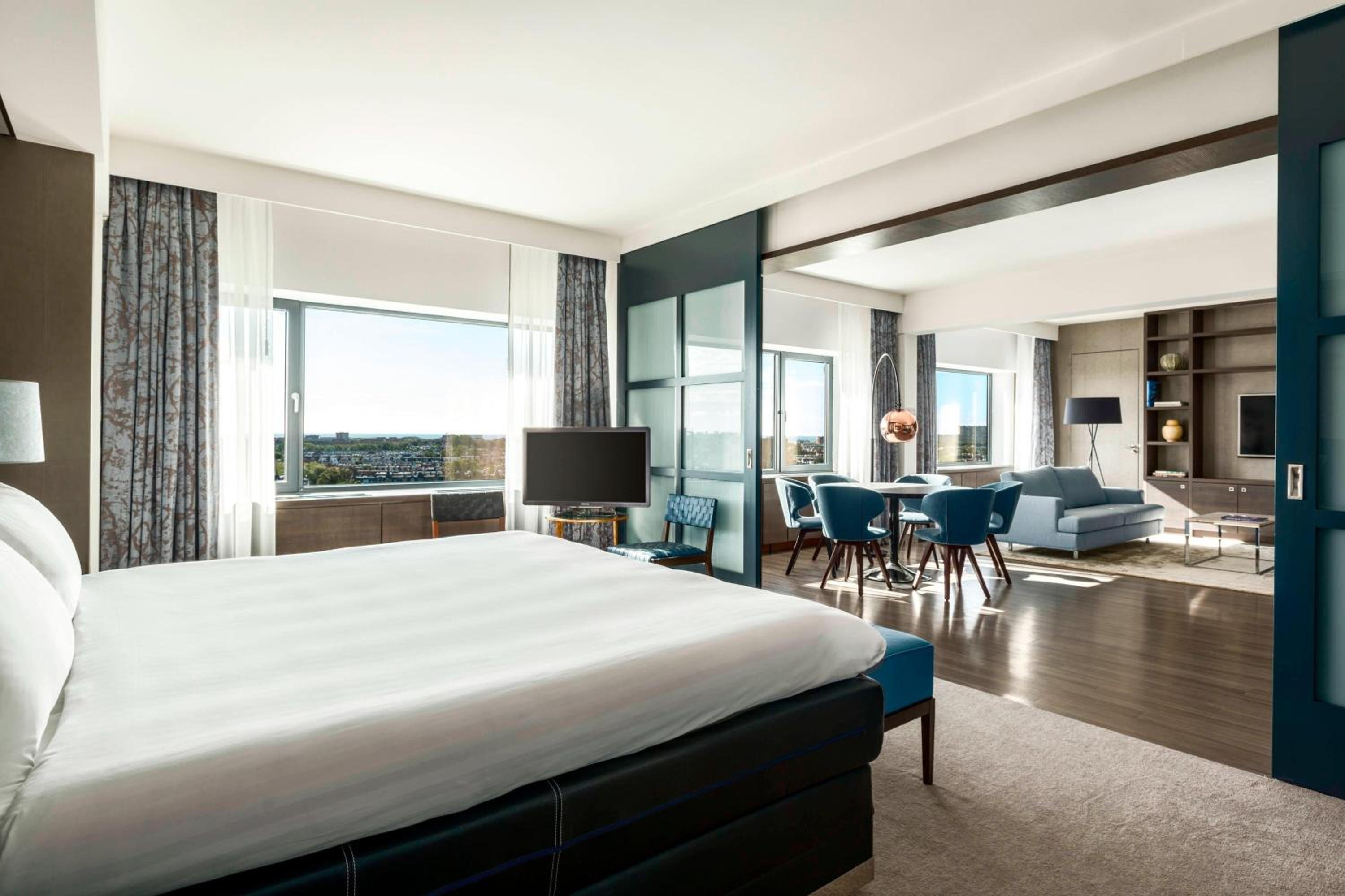 Executive Presidential Suite with Lounge Access photo 1