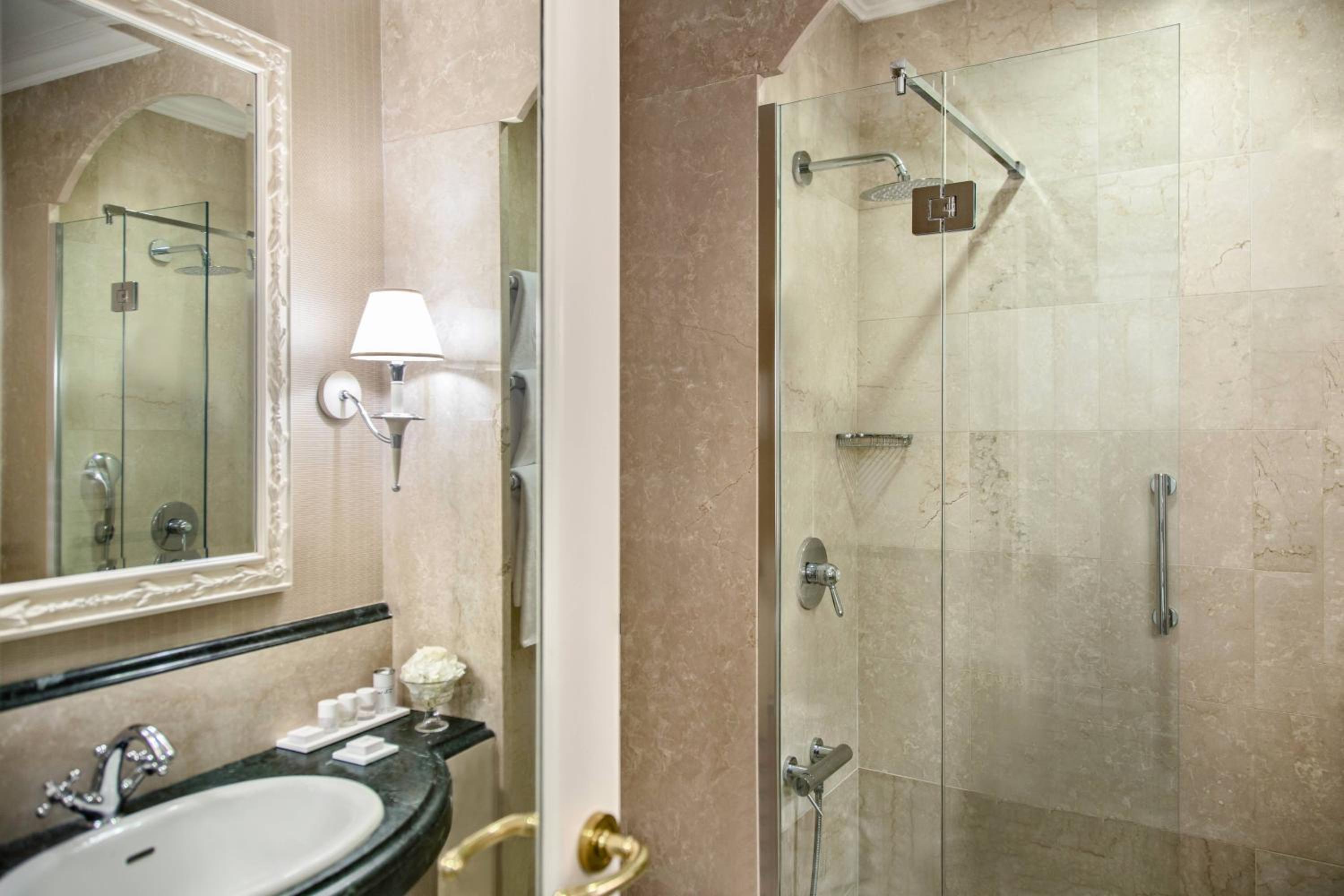 High Floor Deluxe, One King Bed