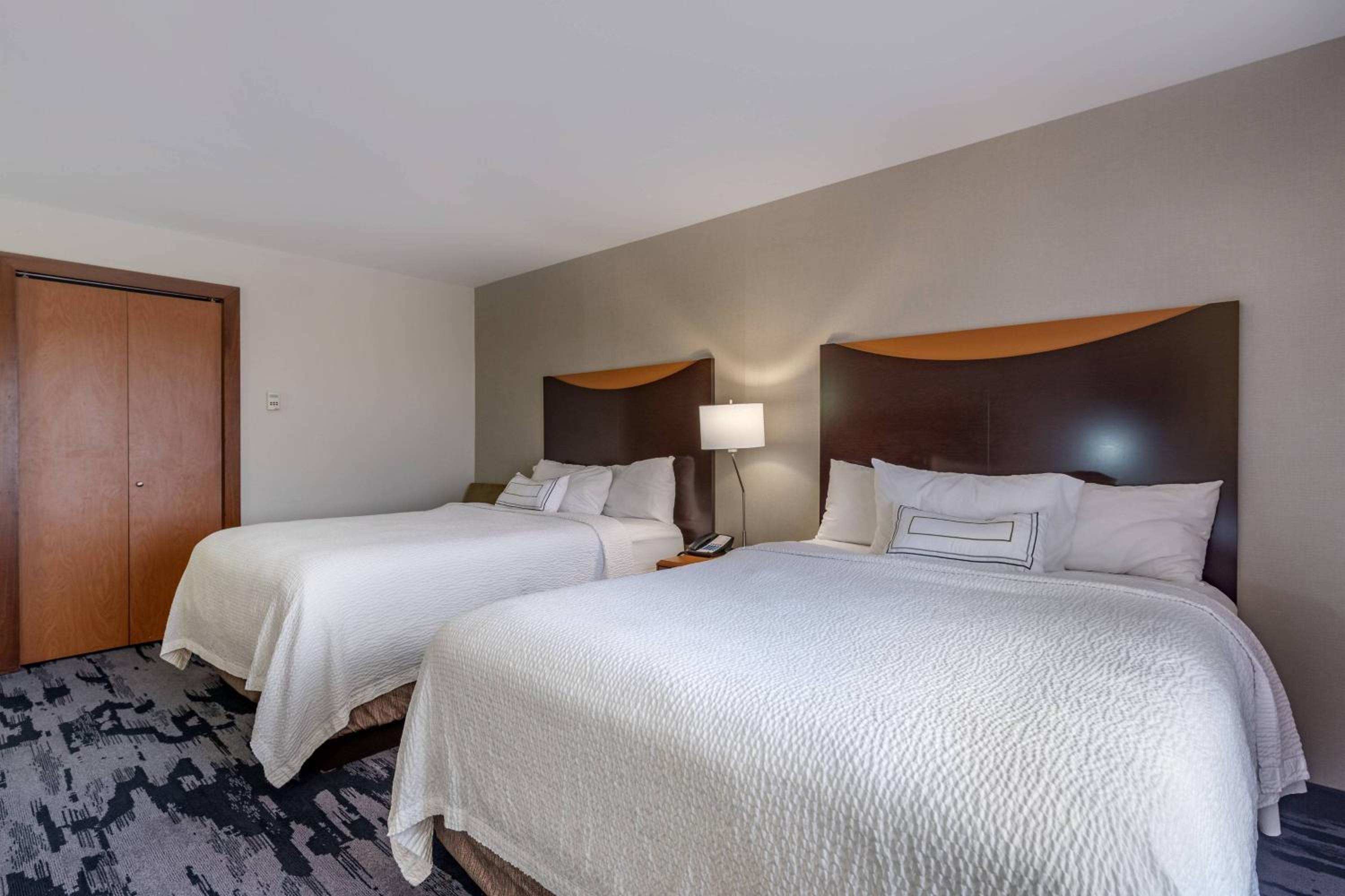 Queen Room with Two Queen Beds - Photo 1