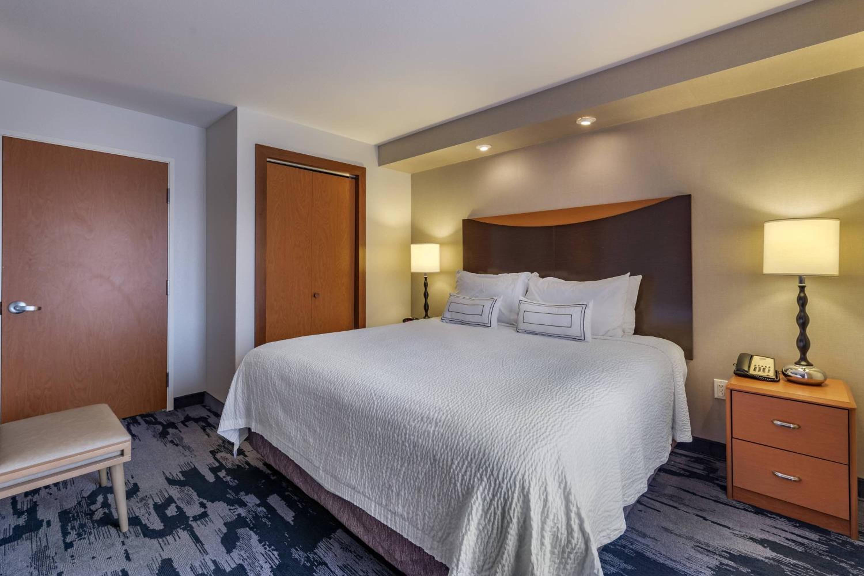 One-Bedroom King Suite with Sofa Bed - Photo 5