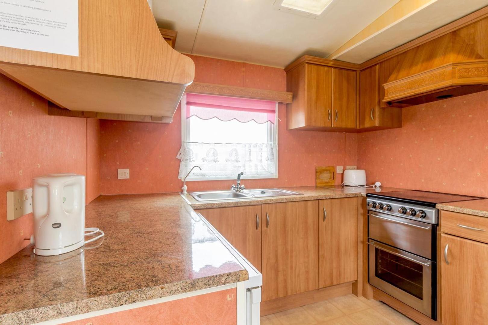 Mobile Home photo 3