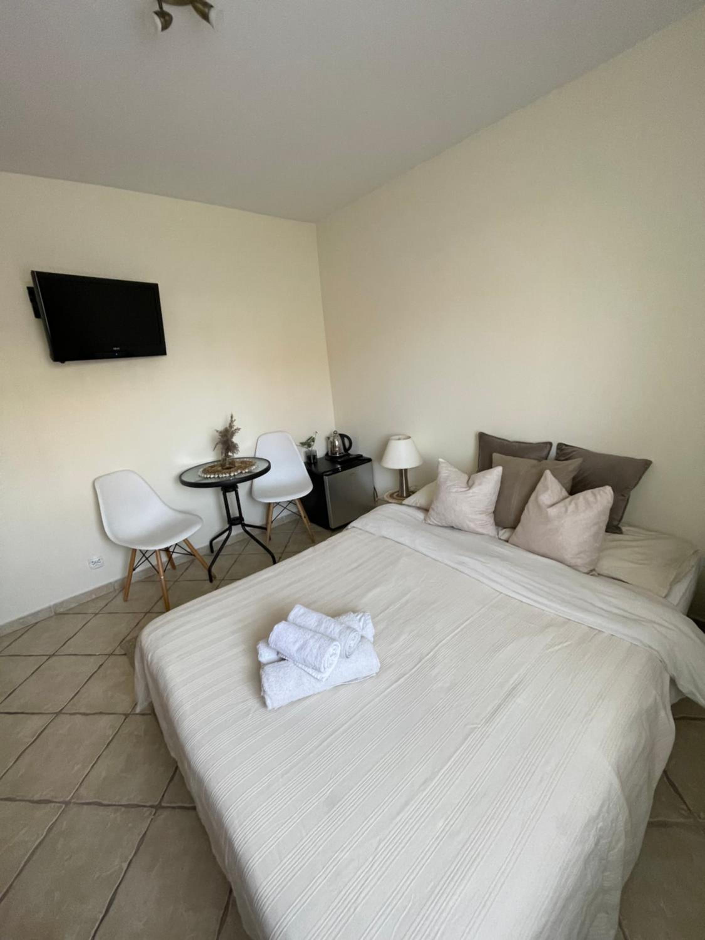 Standard Double Room photo 2