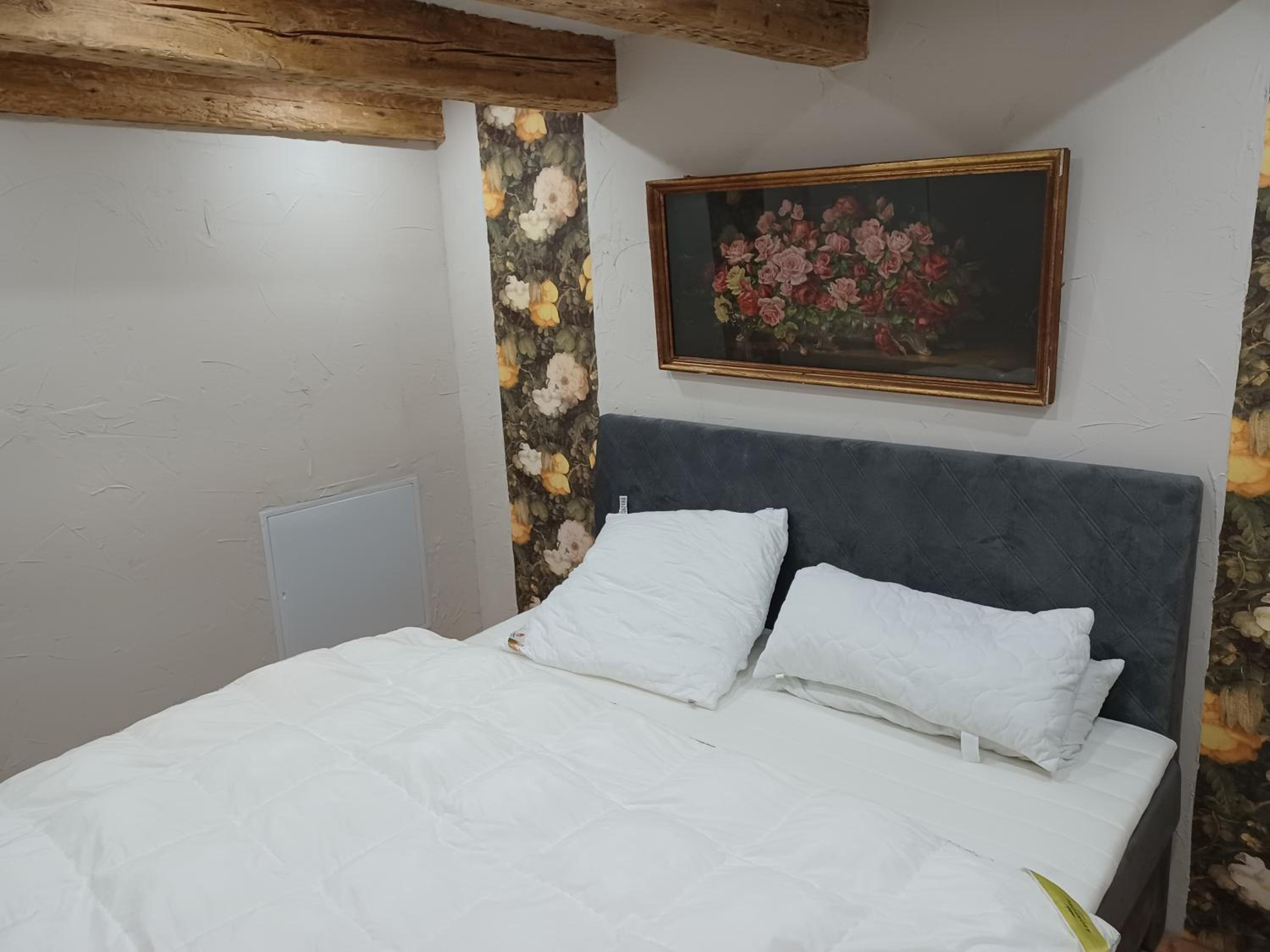 Three-Bedroom House photo 2