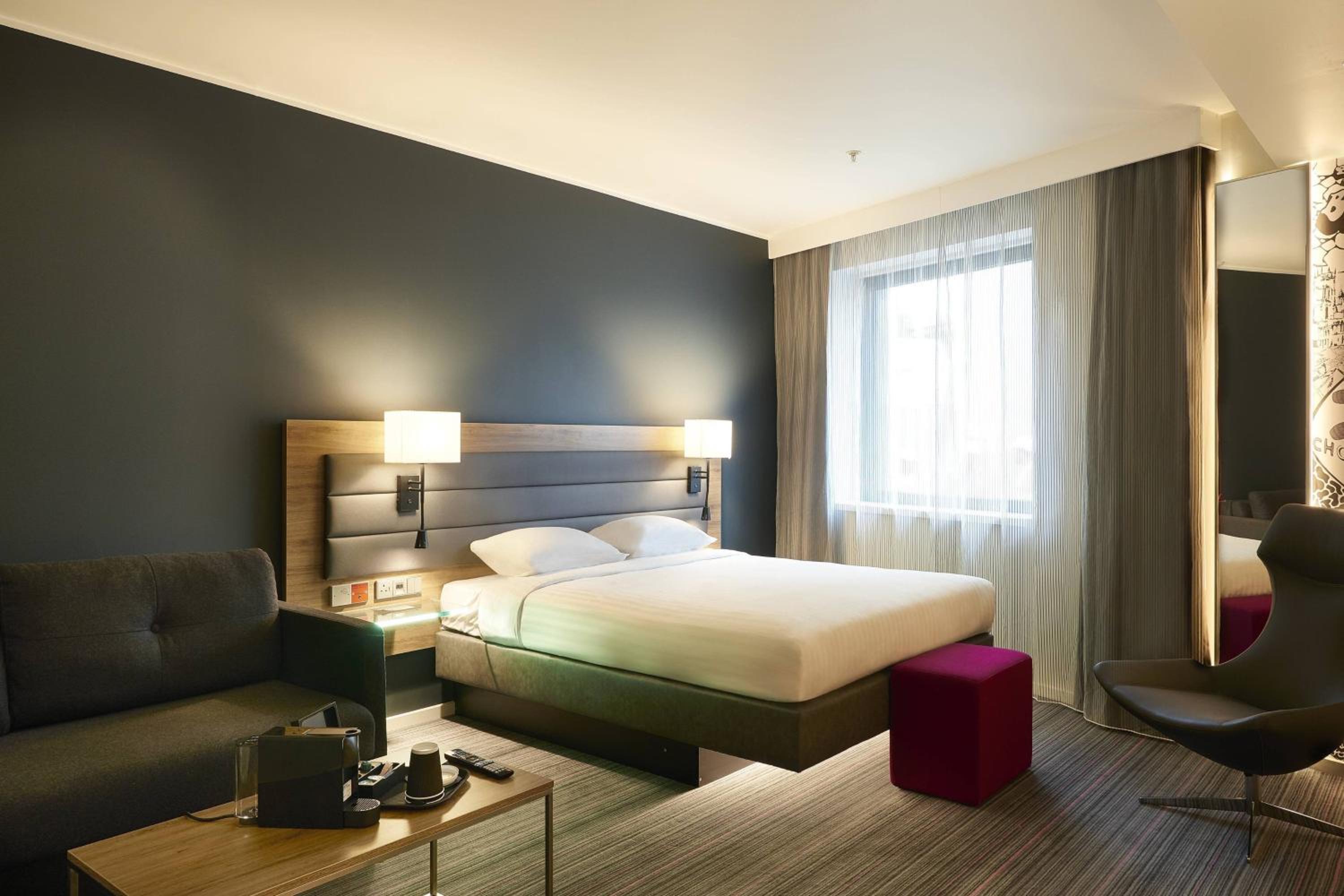 Moxy Extra Sleeper Queen Room with Sofa Bed