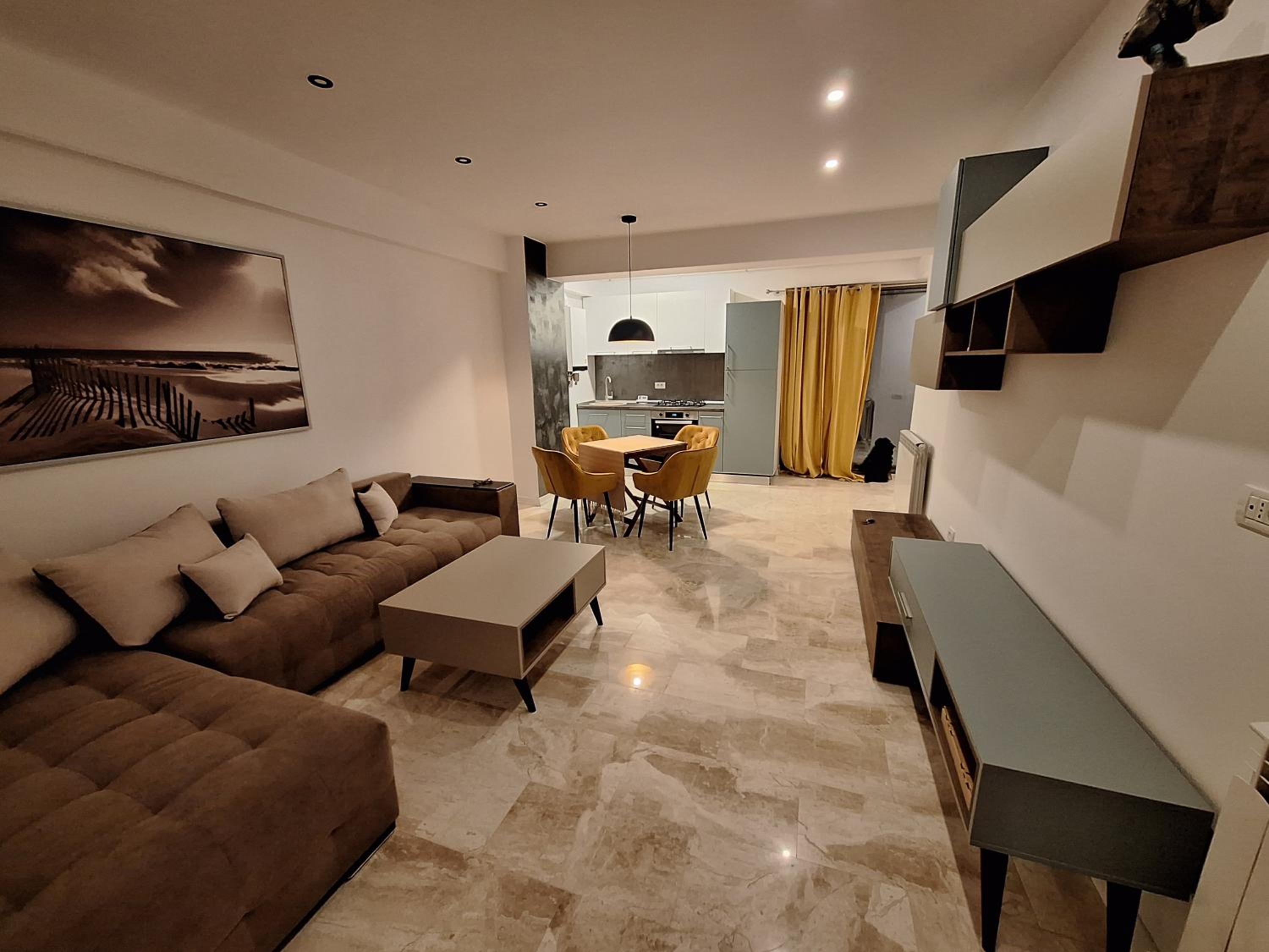 One-Bedroom Apartment photo 1