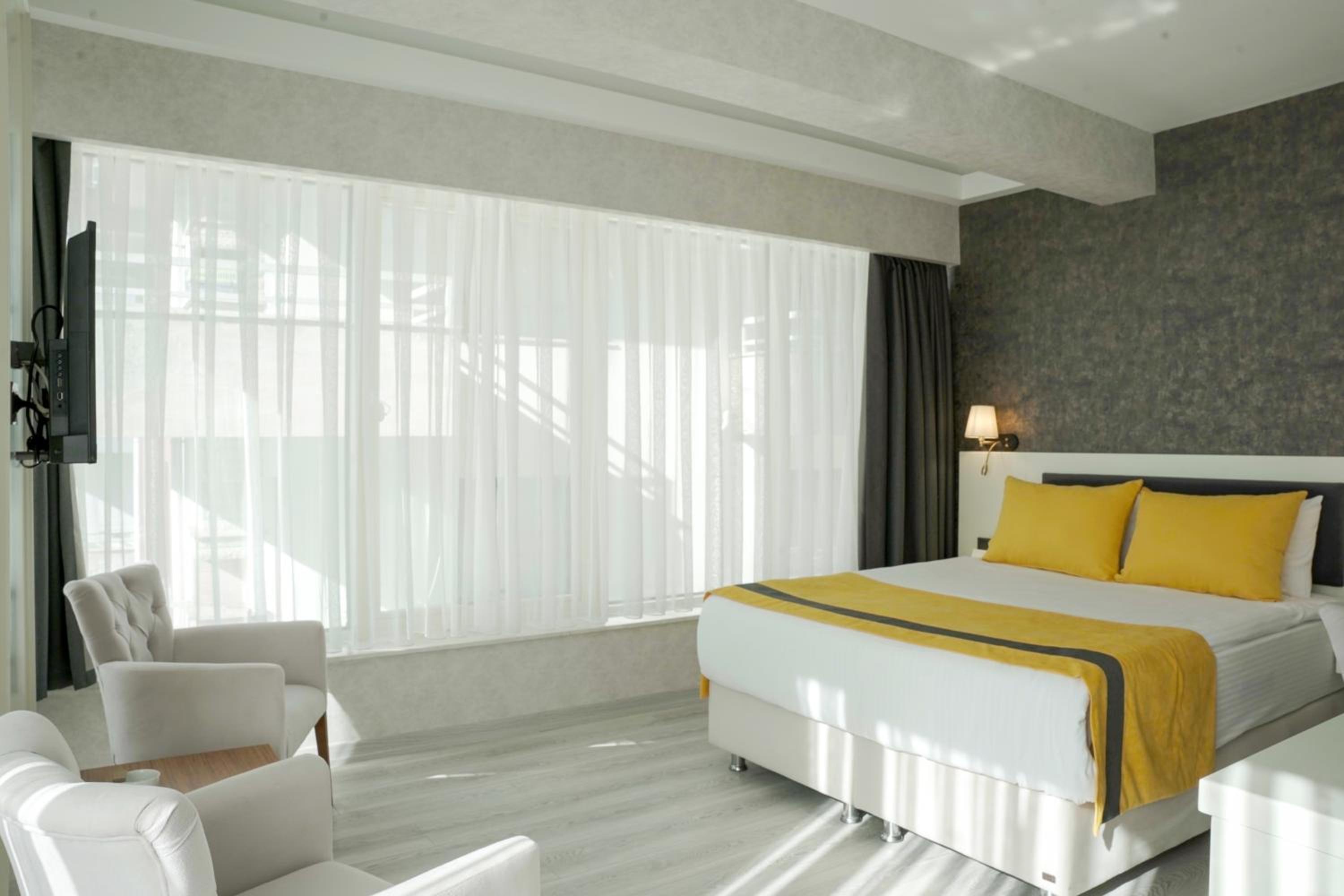 Standard Double Room - Photo 3