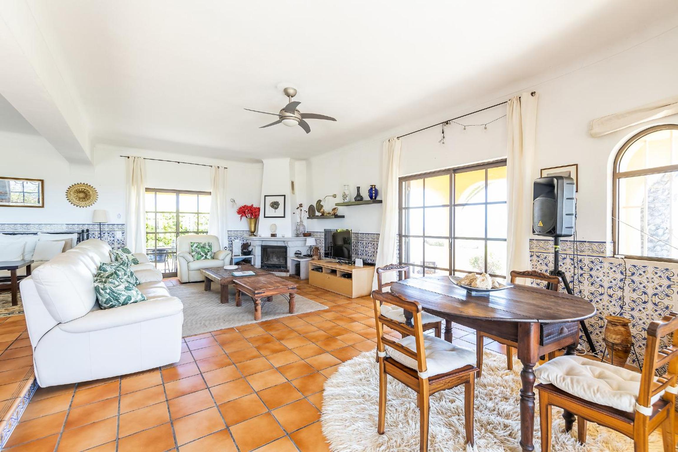 Villa photo 2