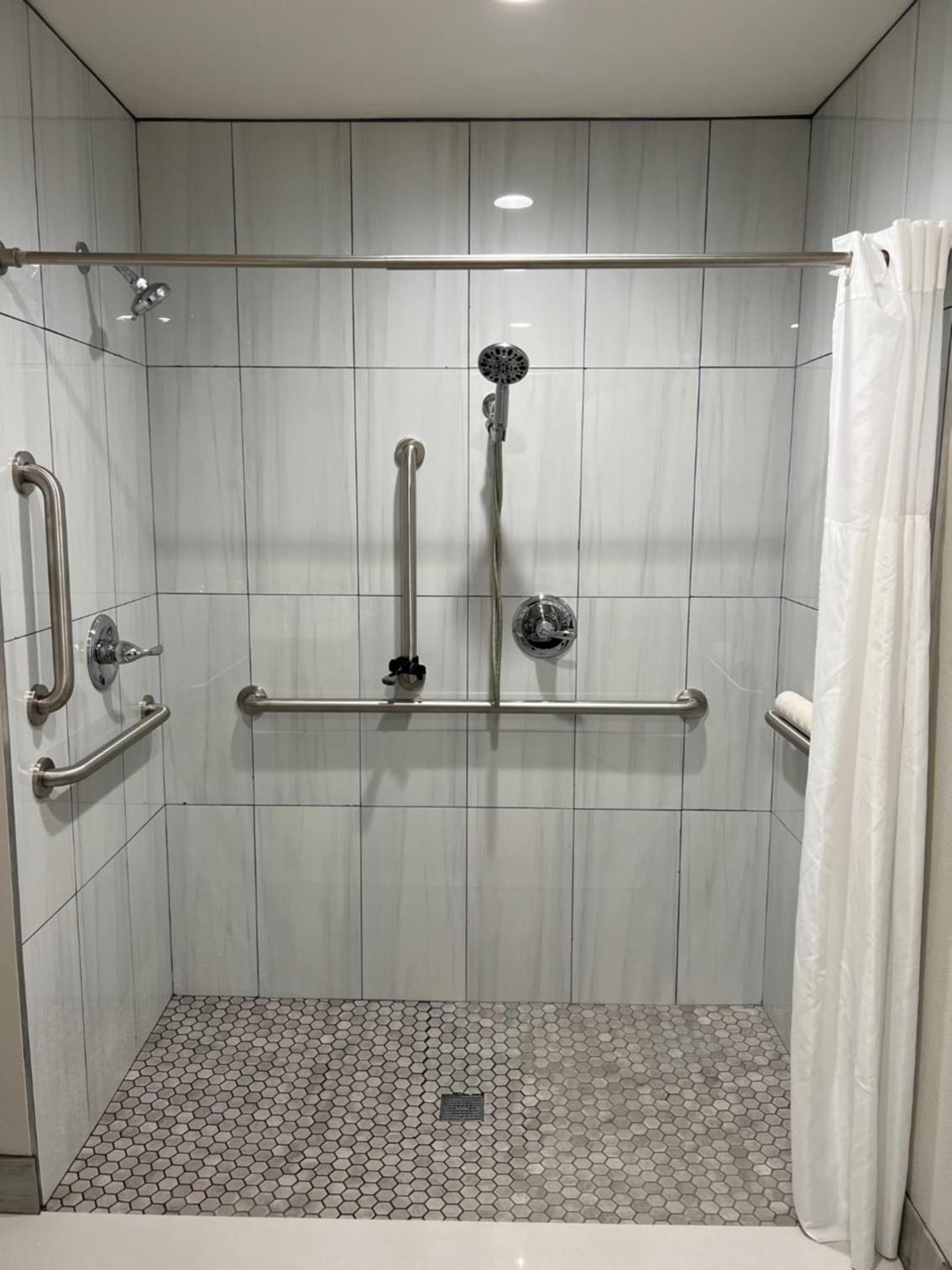 King Room - Disability Access/Non-Smoking - Photo 2
