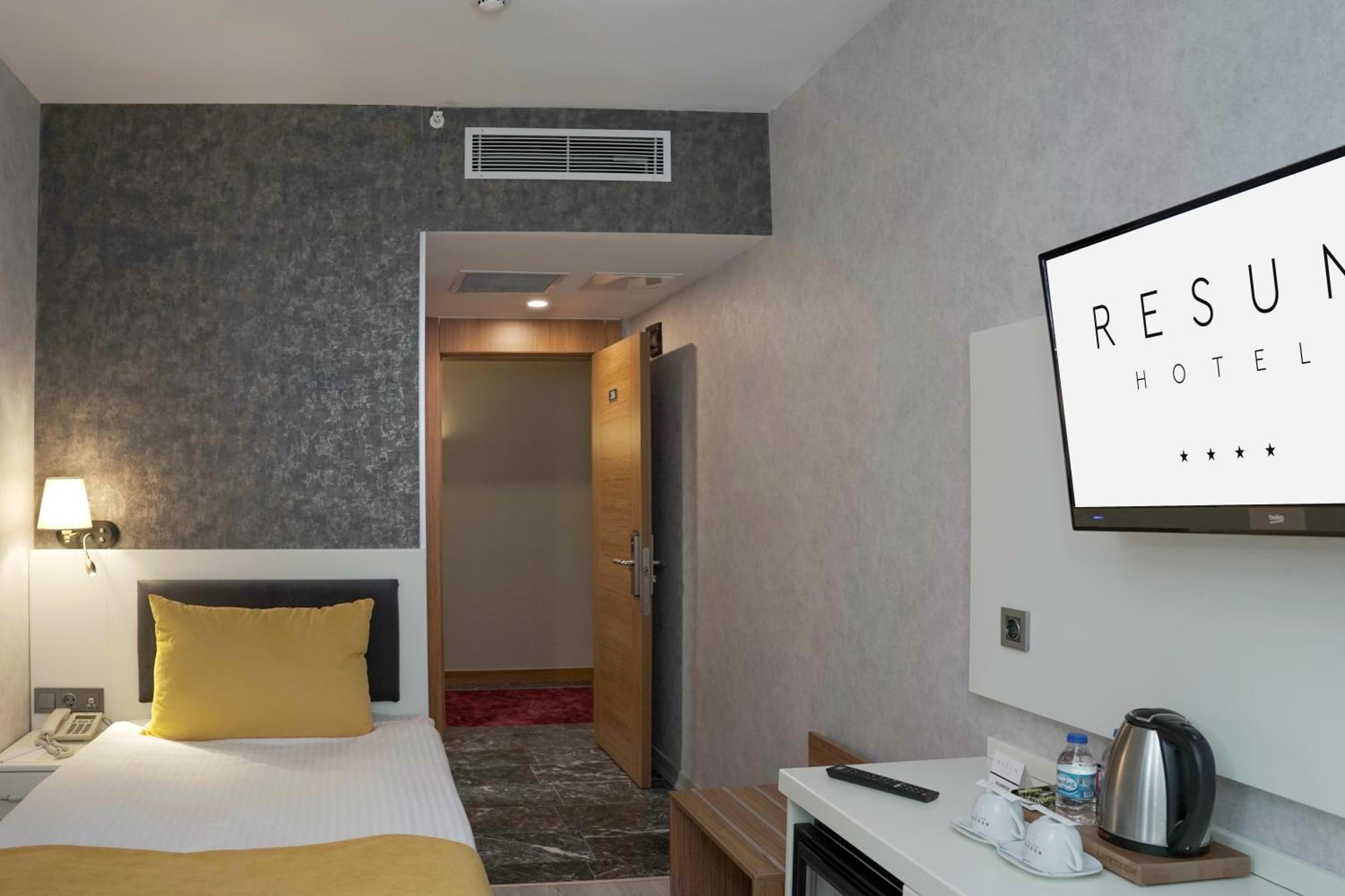 Standard Double or Twin Room - Photo 1