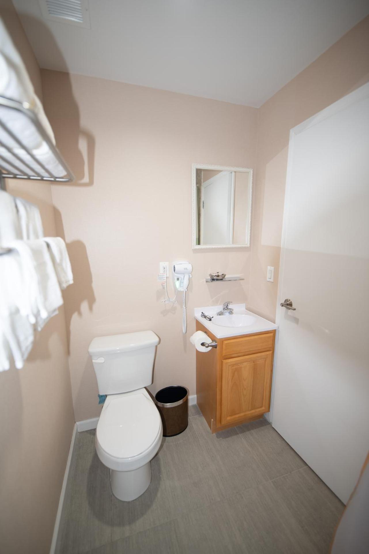 Double Room - Photo 10
