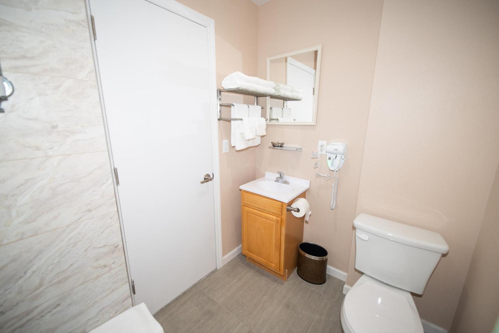 Double Room - Photo 5