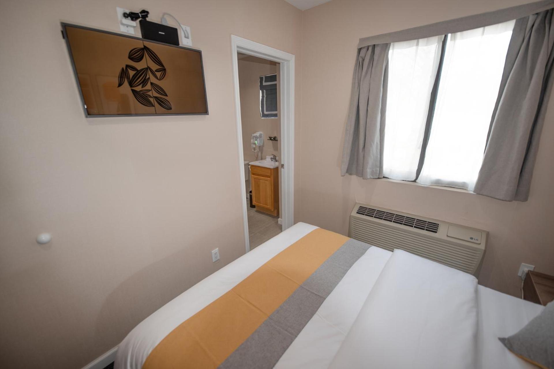 Double Room - Photo 24