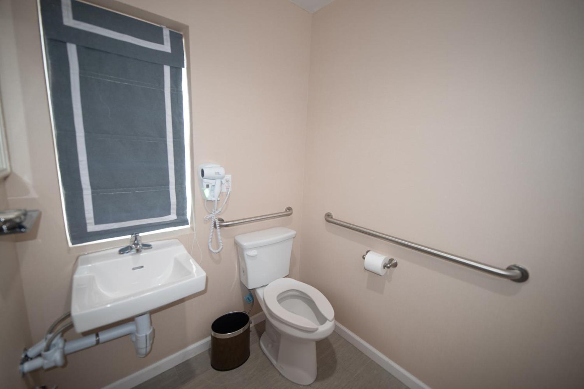 Double Room - Photo 29