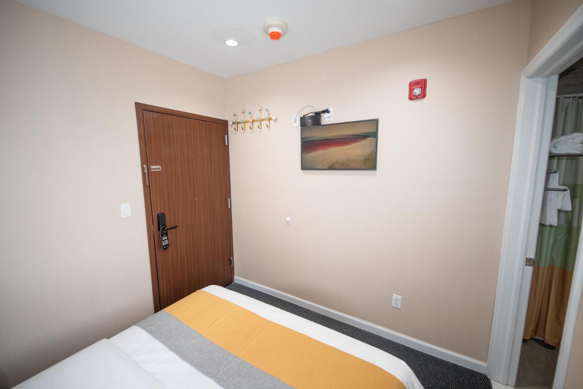 Double Room - Photo 25