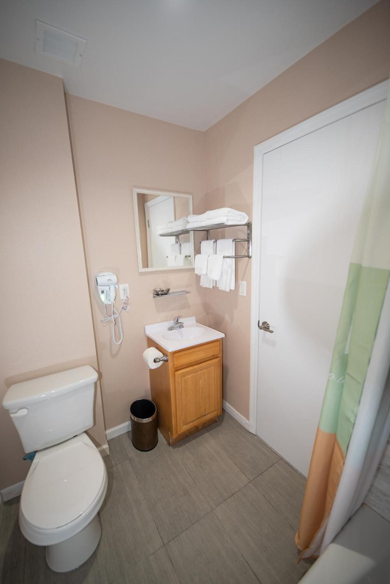 Double Room - Photo 14