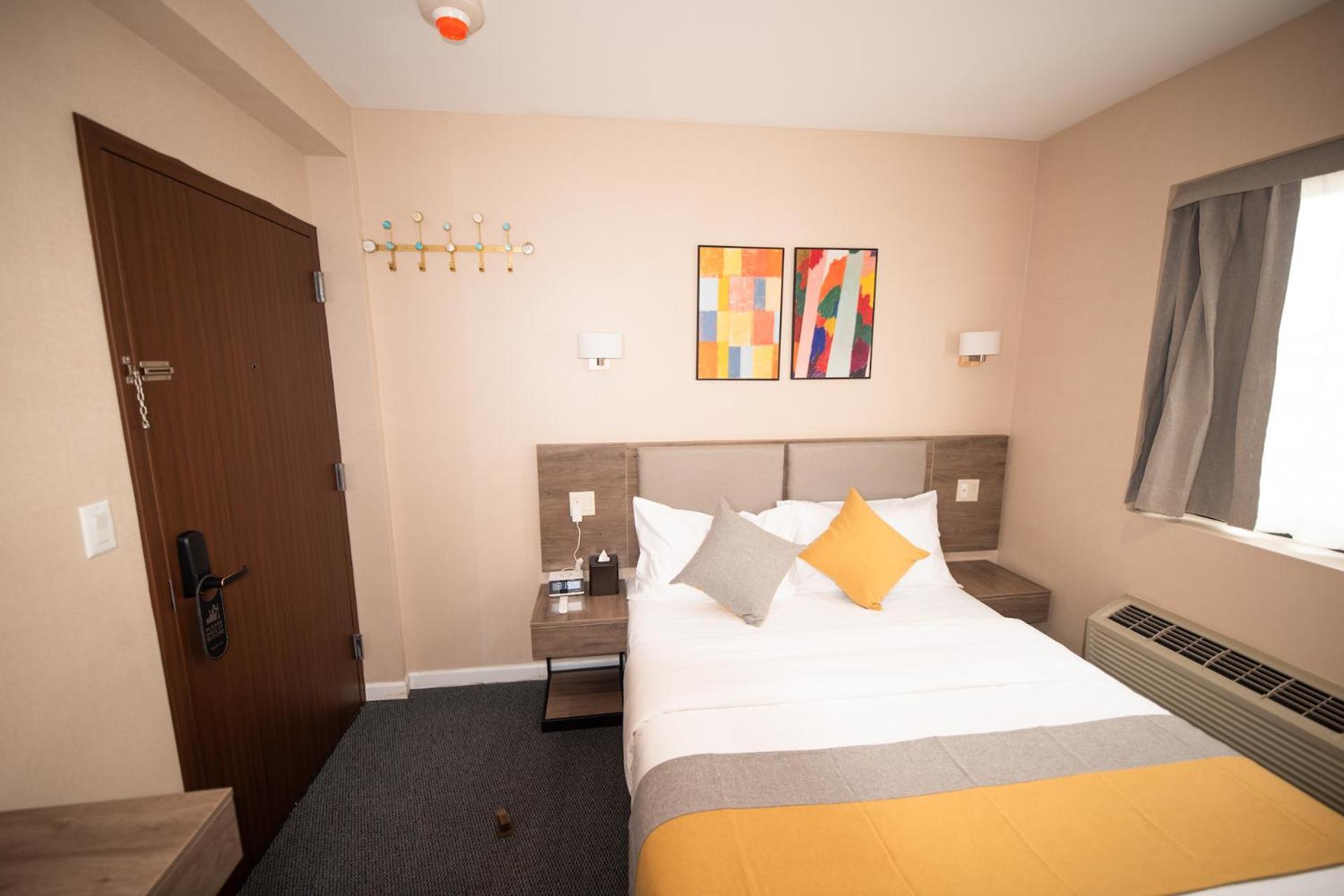 Double Room - Photo 17
