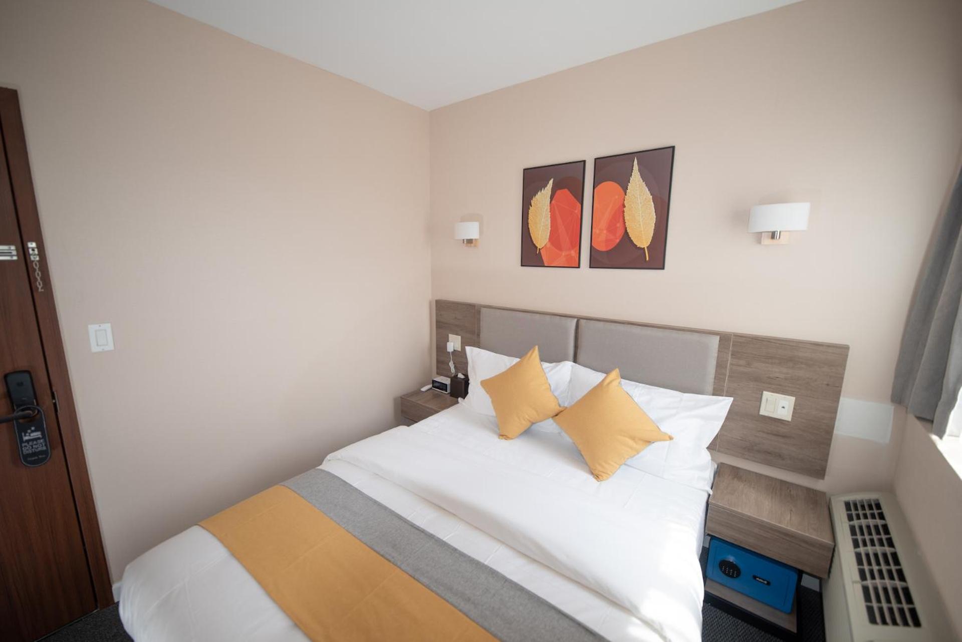 Double Room - Photo 2