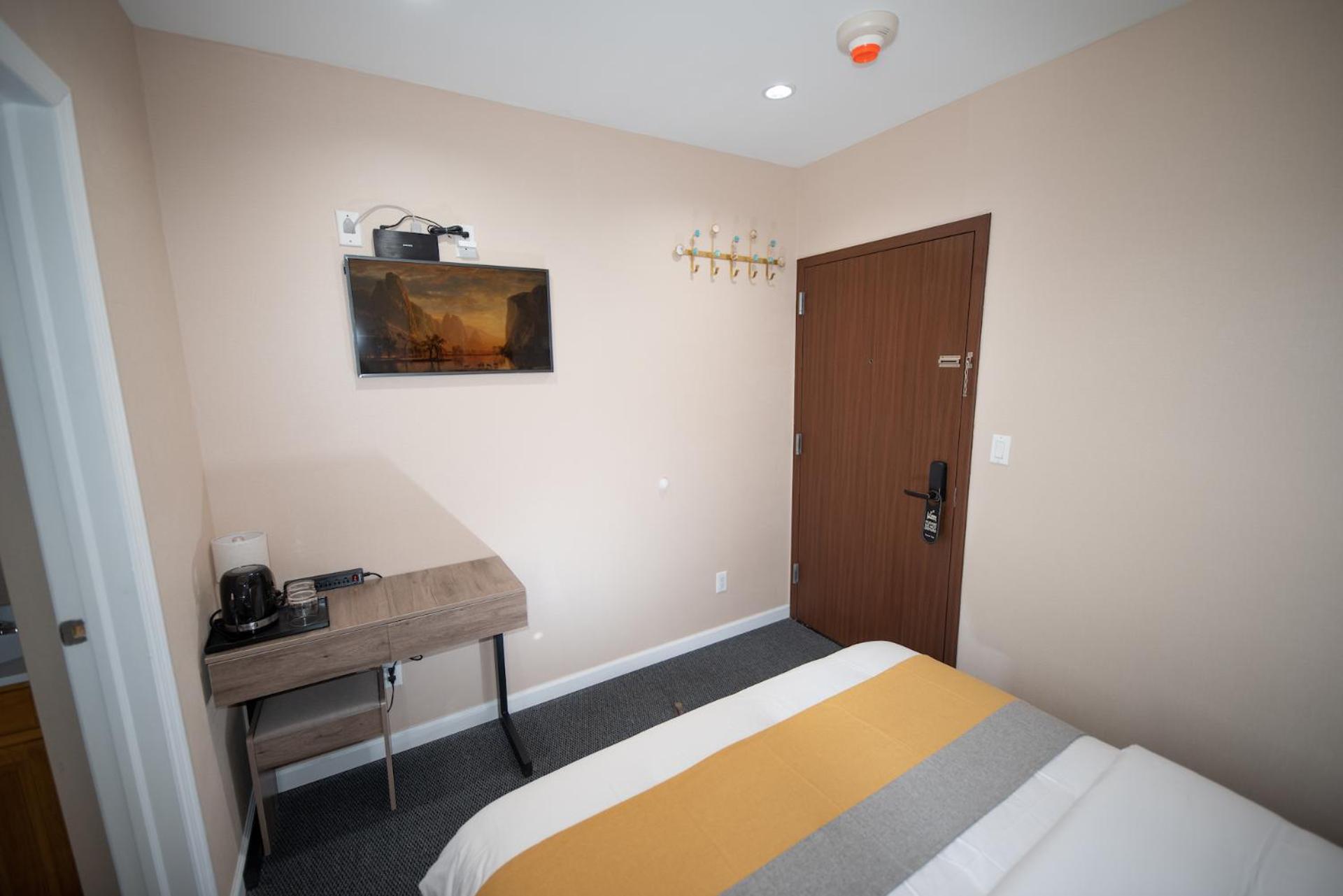 Double Room - Photo 3