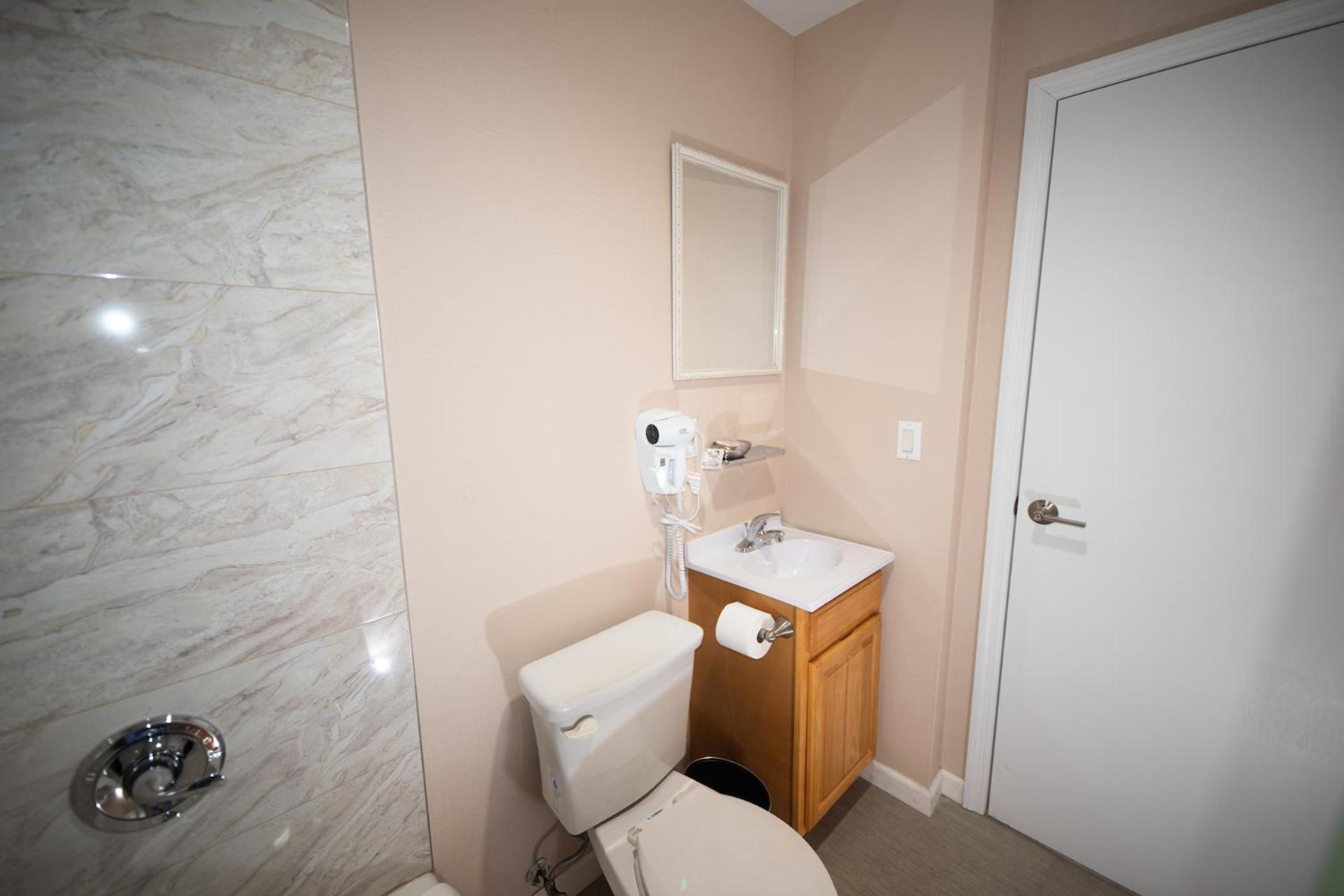 Double Room - Photo 4