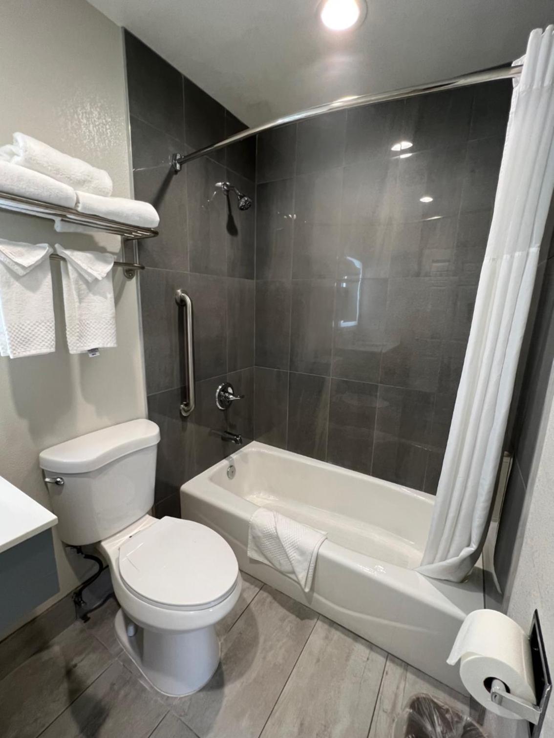 Efficiency Queen Suite with Two Queen Beds - Non-Smoking  - Photo 1