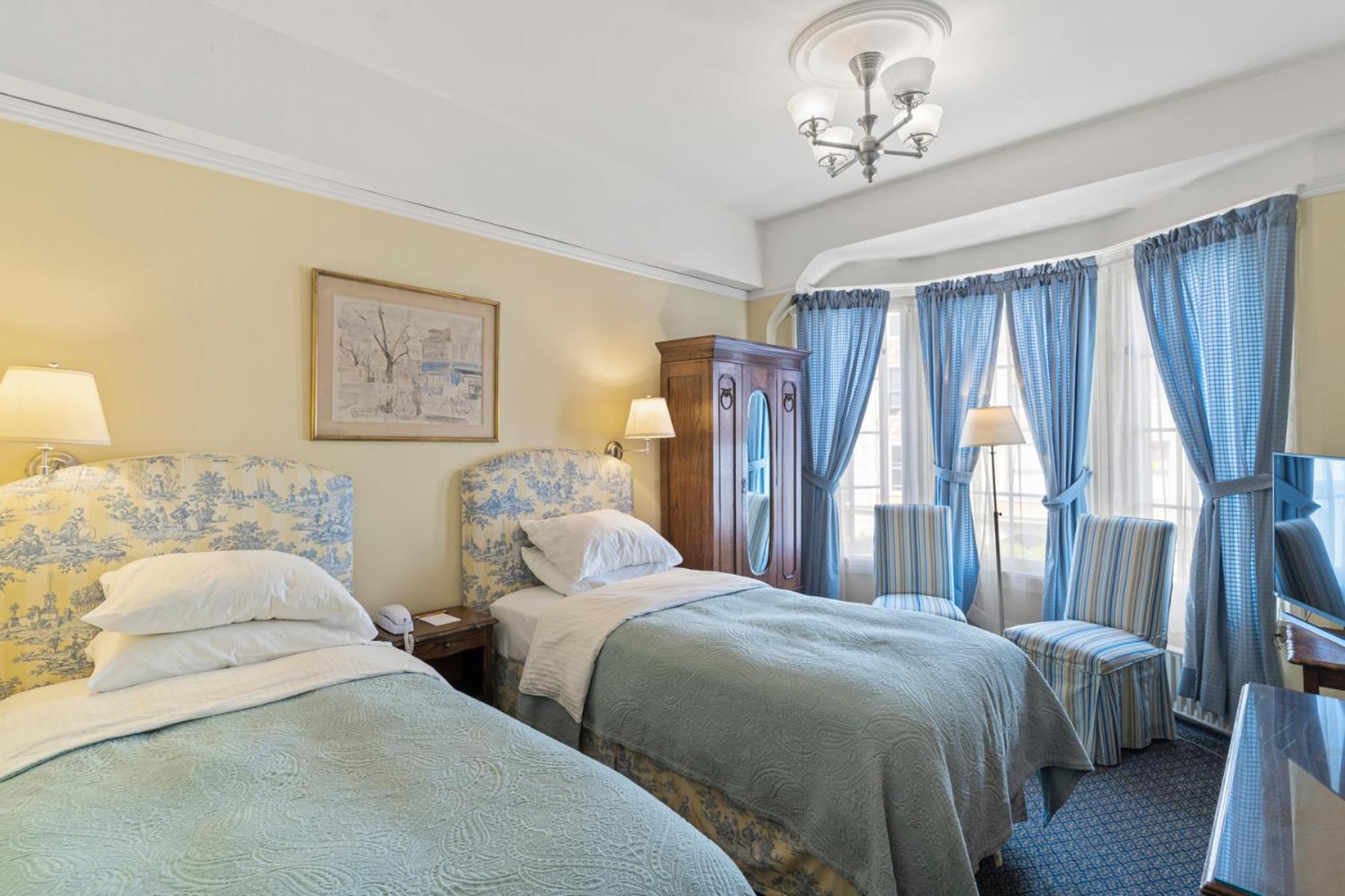 Standard Twin Room - Photo 1