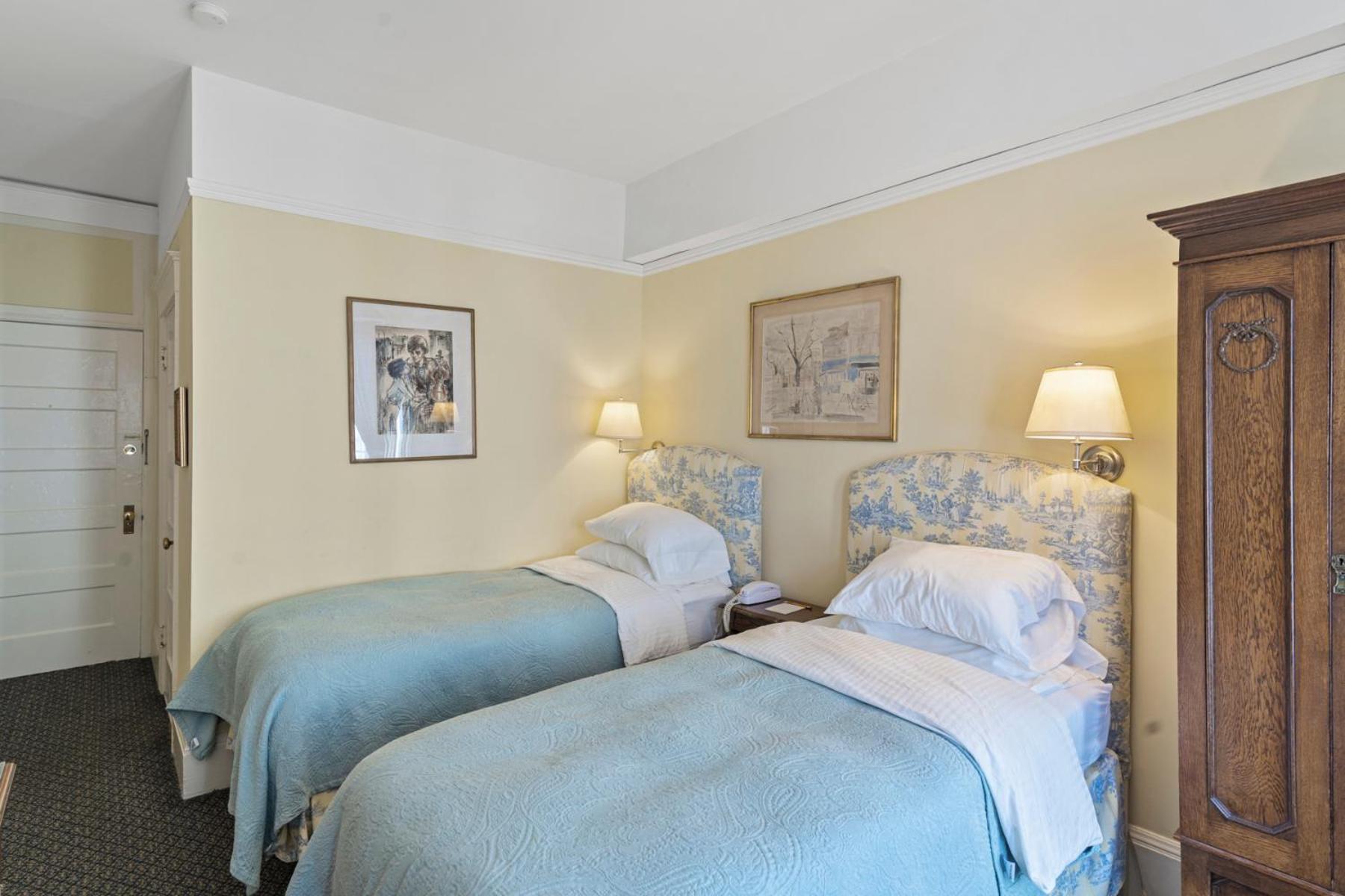 Standard Twin Room - Photo 2
