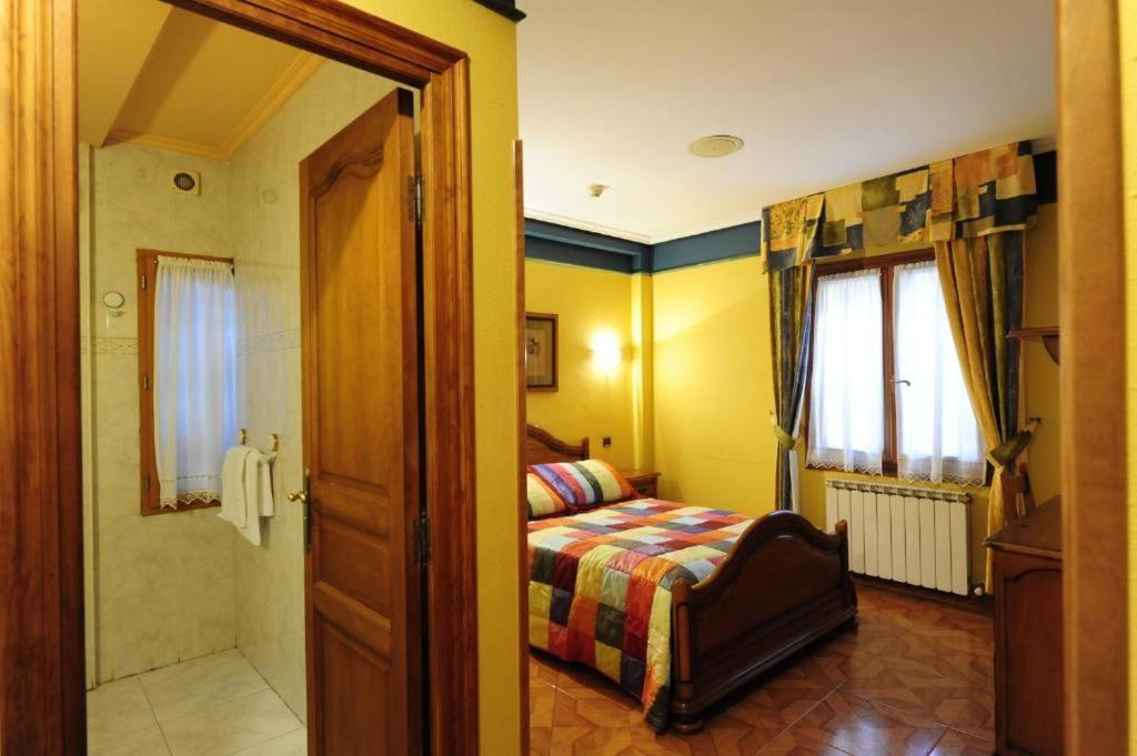 Standard Double Room photo 3