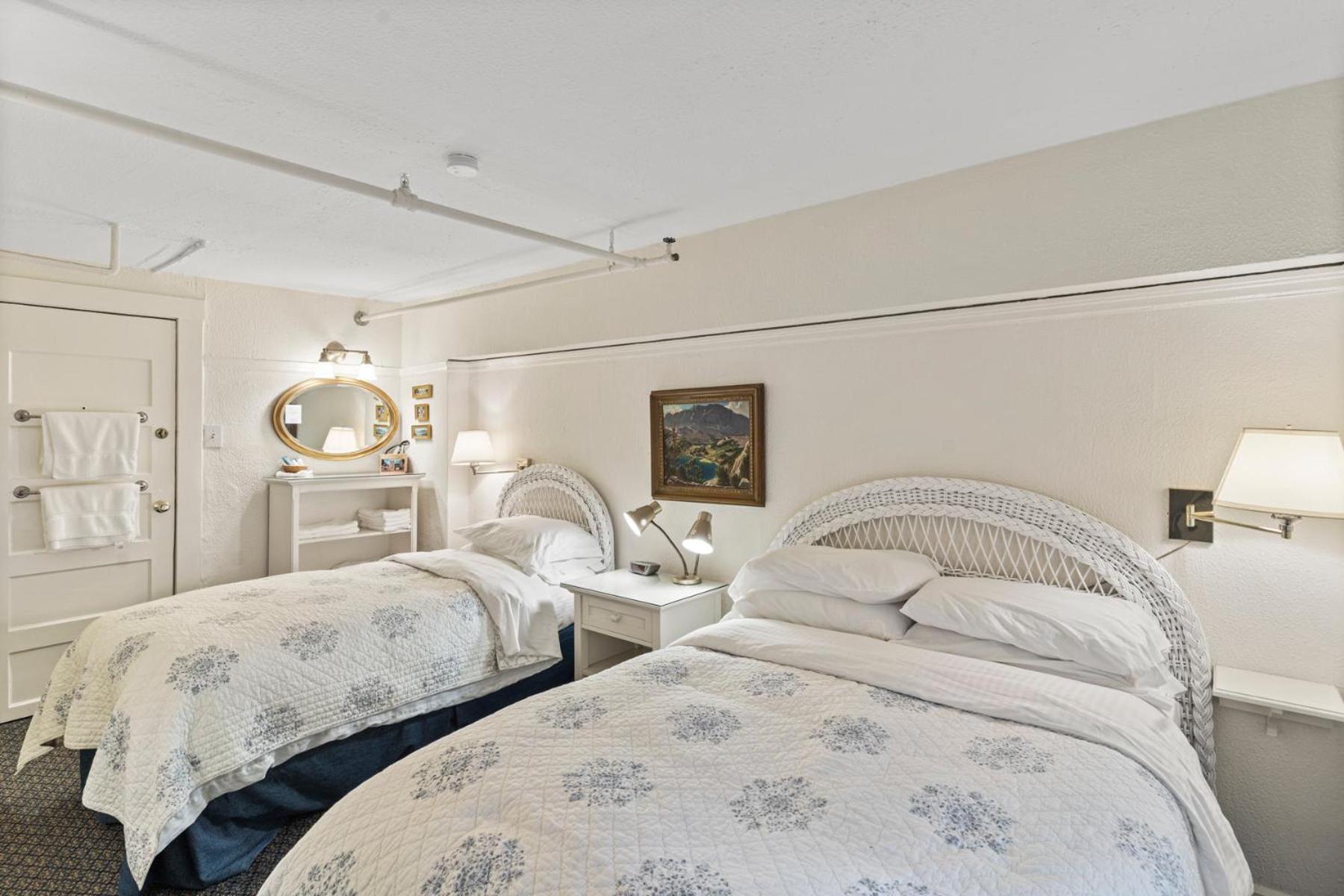 Triple Room with Shared Bathroom