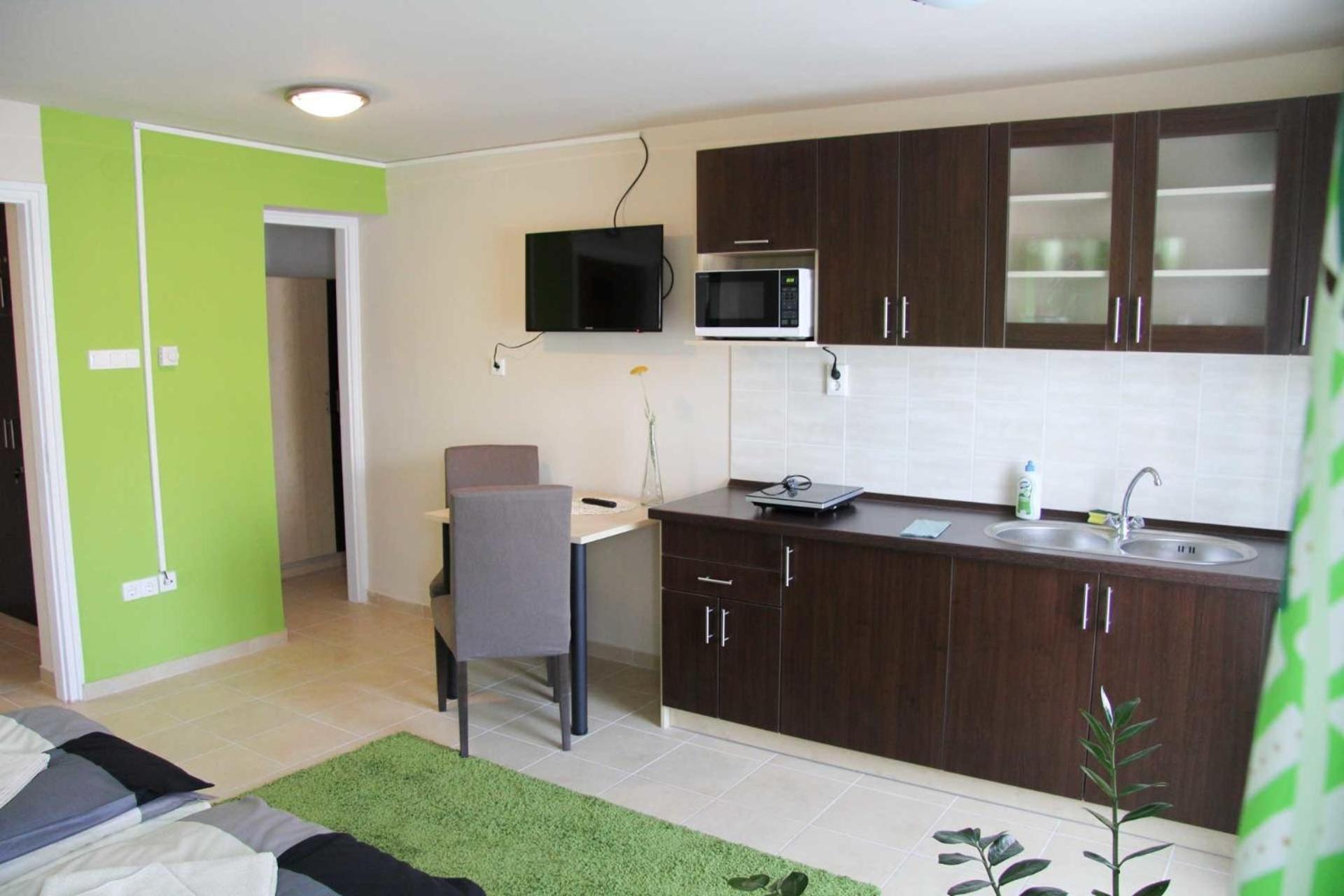 One-Bedroom Apartment photo 1
