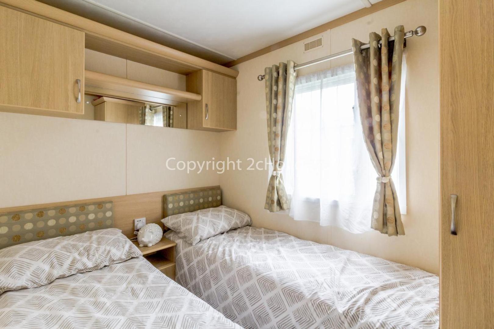Mobile Home photo 3