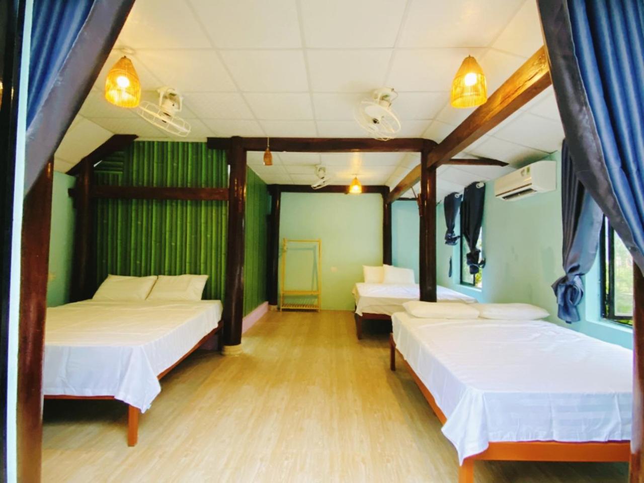 Bed in 8-Bed Mixed Dormitory Room photo 1